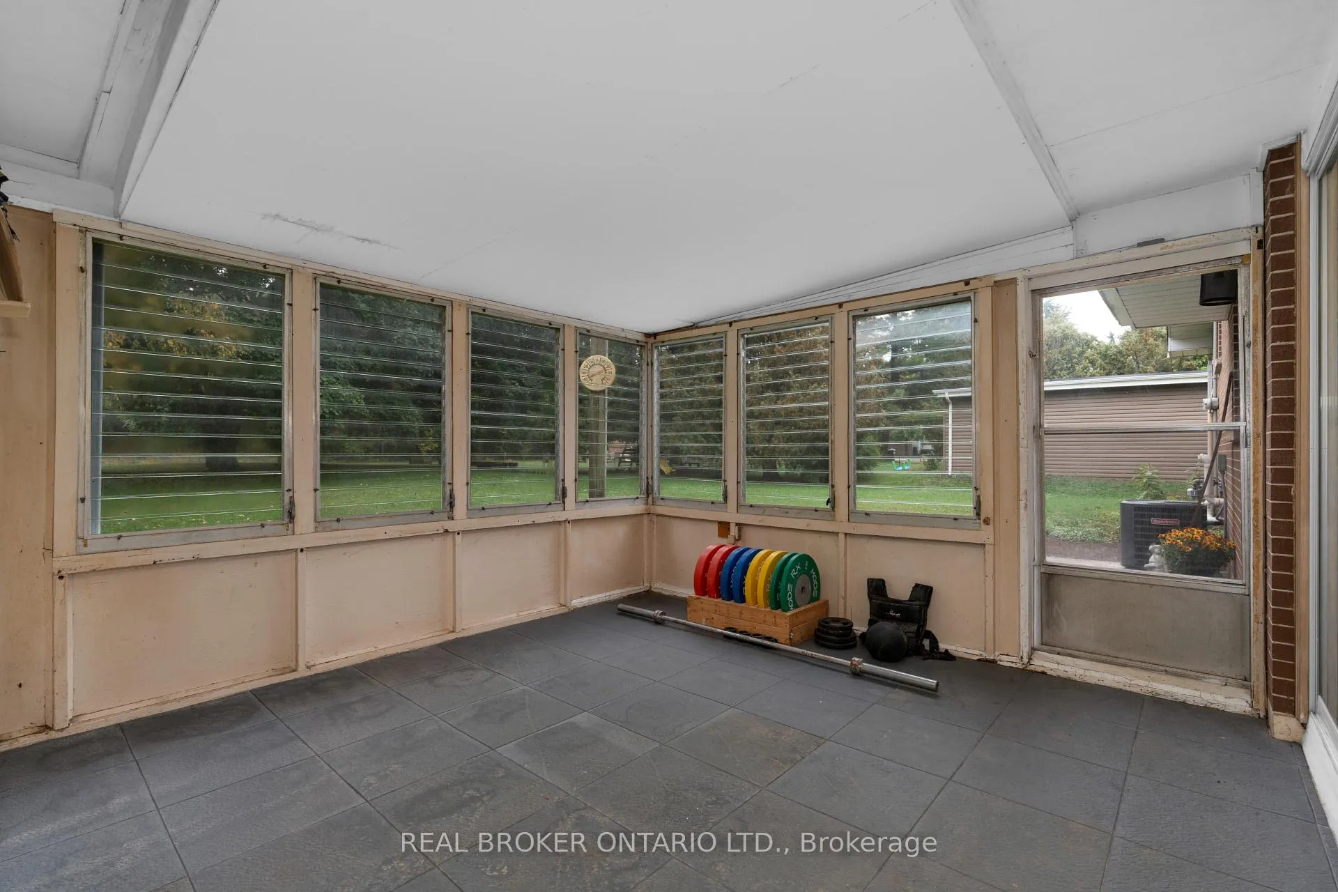 Photo 25 of 17 Locke Avenue, Clearview, Stayner — HOMEH