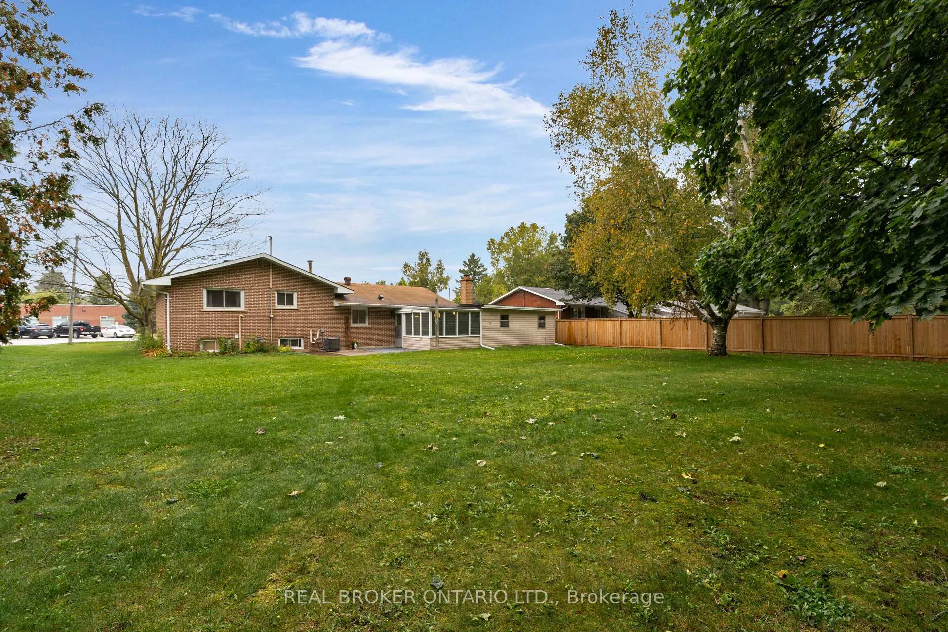 Photo 31 of 17 Locke Avenue, Clearview, Stayner — HOMEH