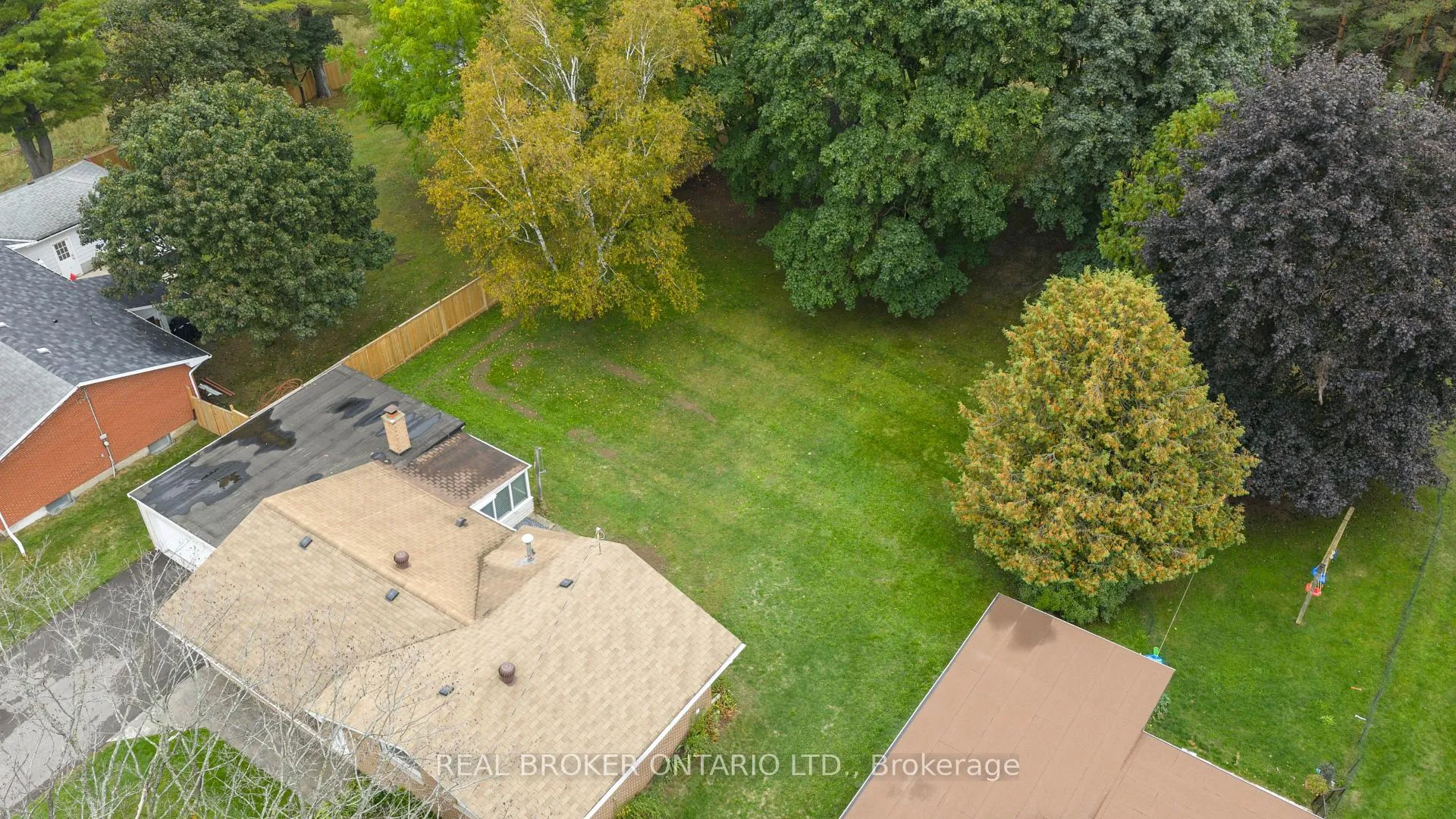 Photo 34 of 17 Locke Avenue, Clearview, Stayner — HOMEH
