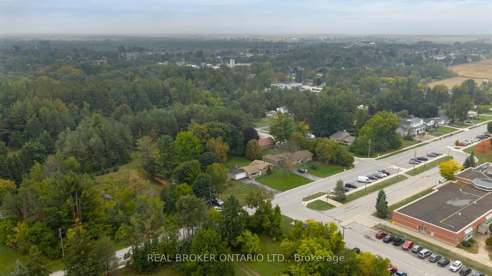 Photo 37 of 17 Locke Avenue, Clearview, Stayner — HOMEH
