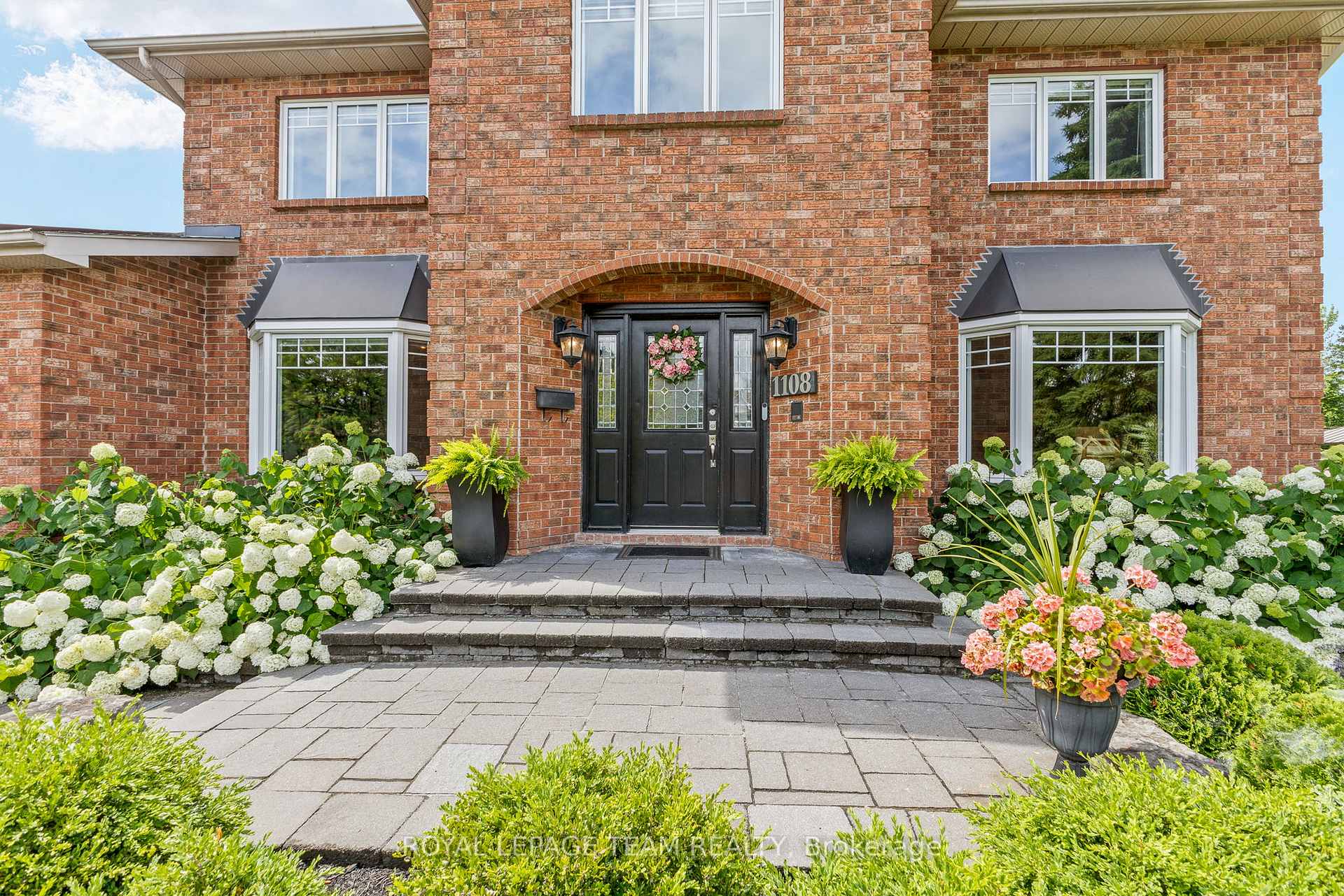 Photo 2 of 1108 Lena Avenue, Ottawa, Manotick Long Island & Nicholls Island — HOMEH