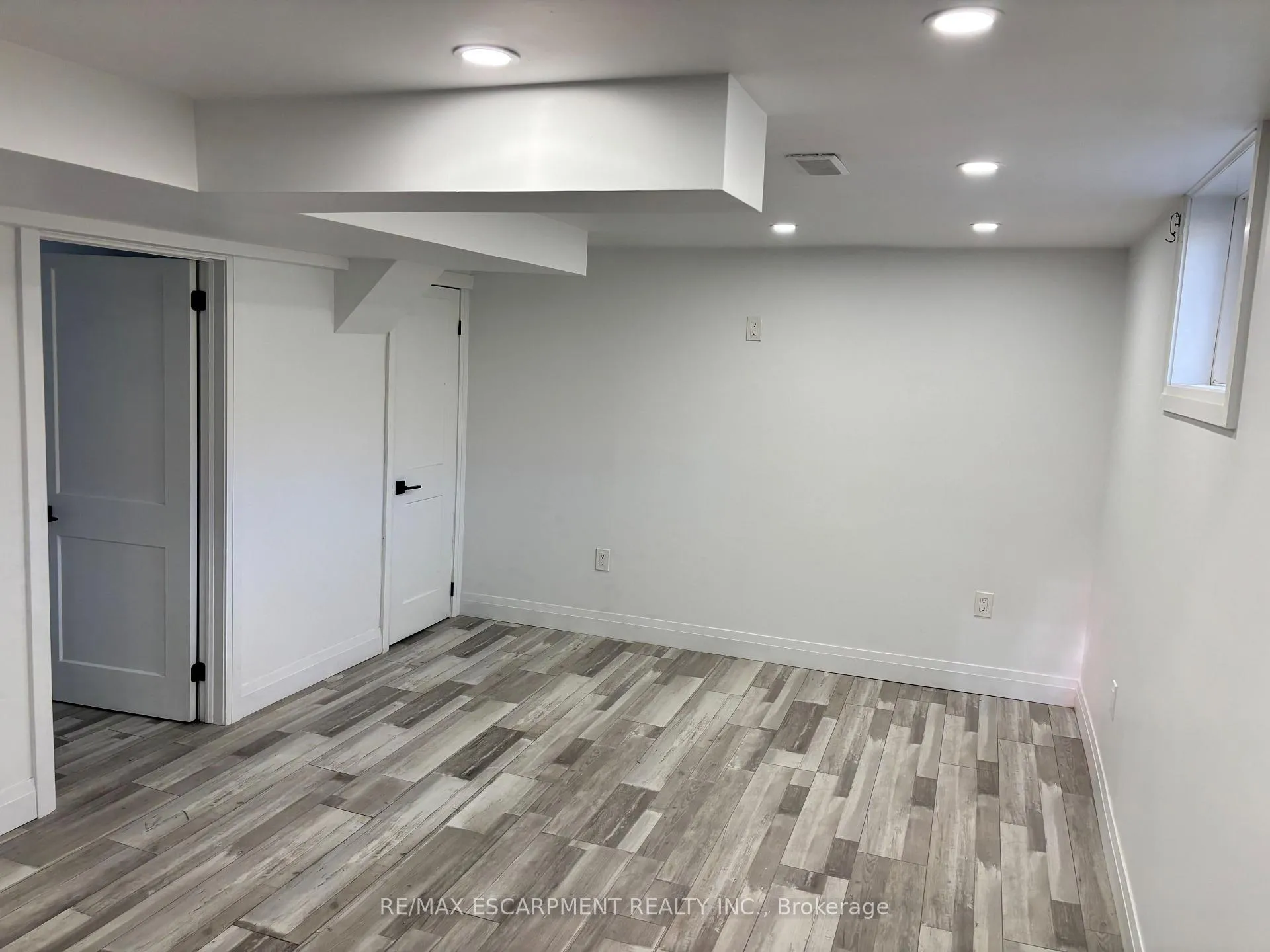 Photo 7 of Unit Lower, 118 Sutherland Street E, Haldimand — HOMEH