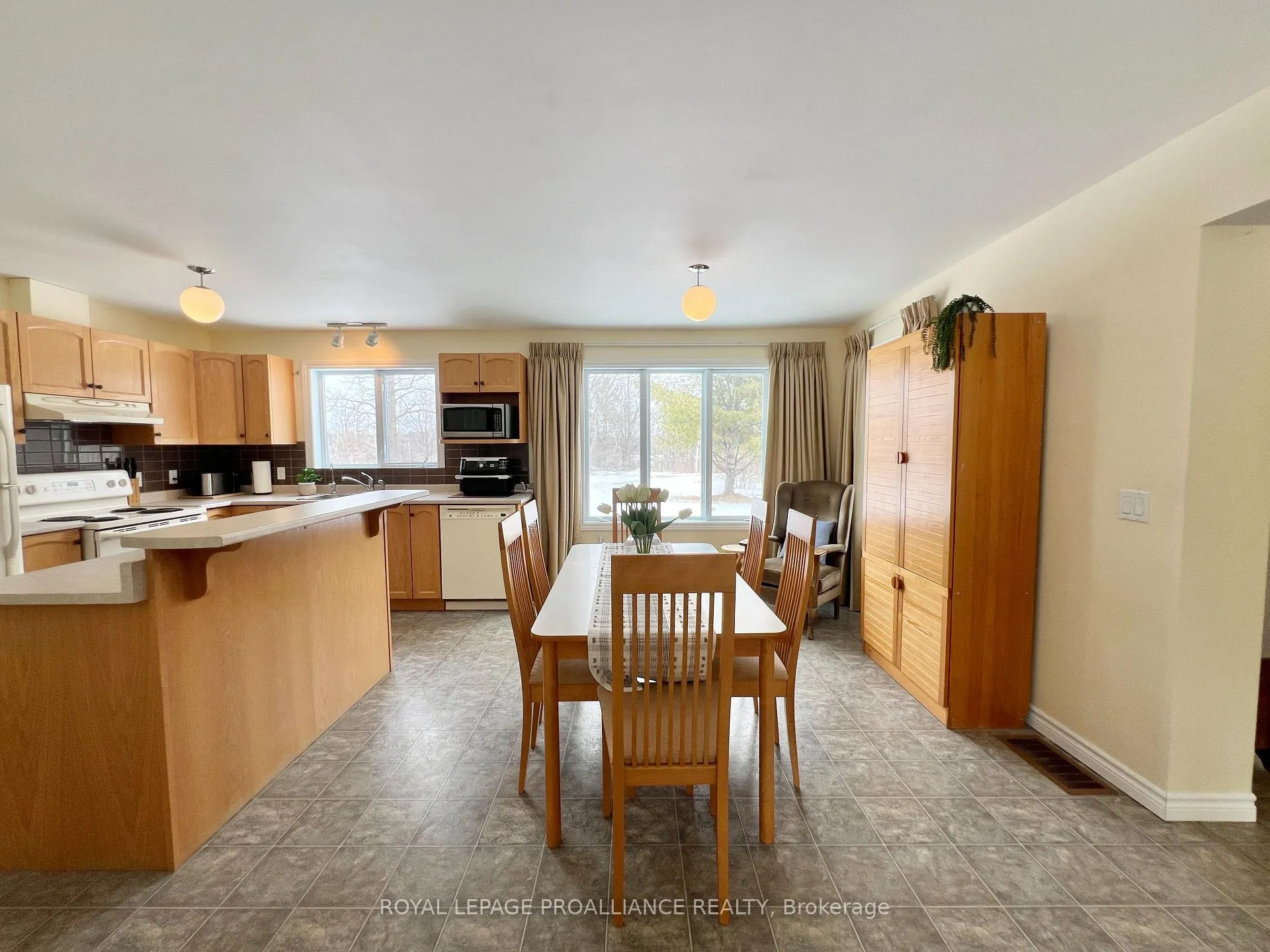 Photo 5 of 1297 Barry Road, Madoc — HOMEH