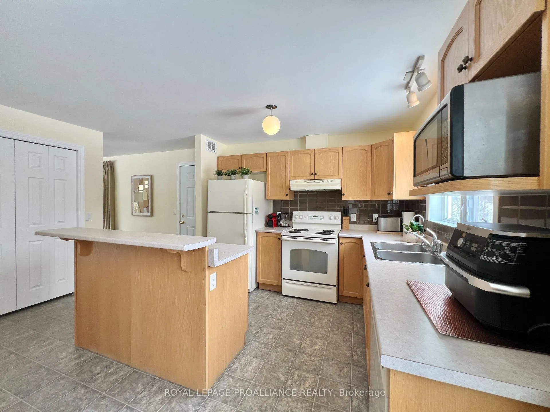 Photo 6 of 1297 Barry Road, Madoc — HOMEH