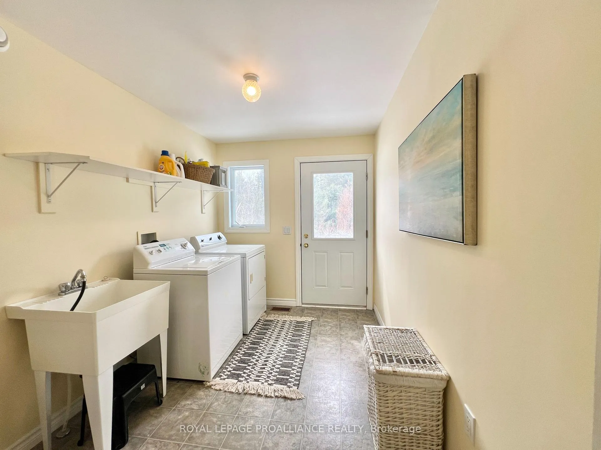 Photo 13 of 1297 Barry Road, Madoc — HOMEH
