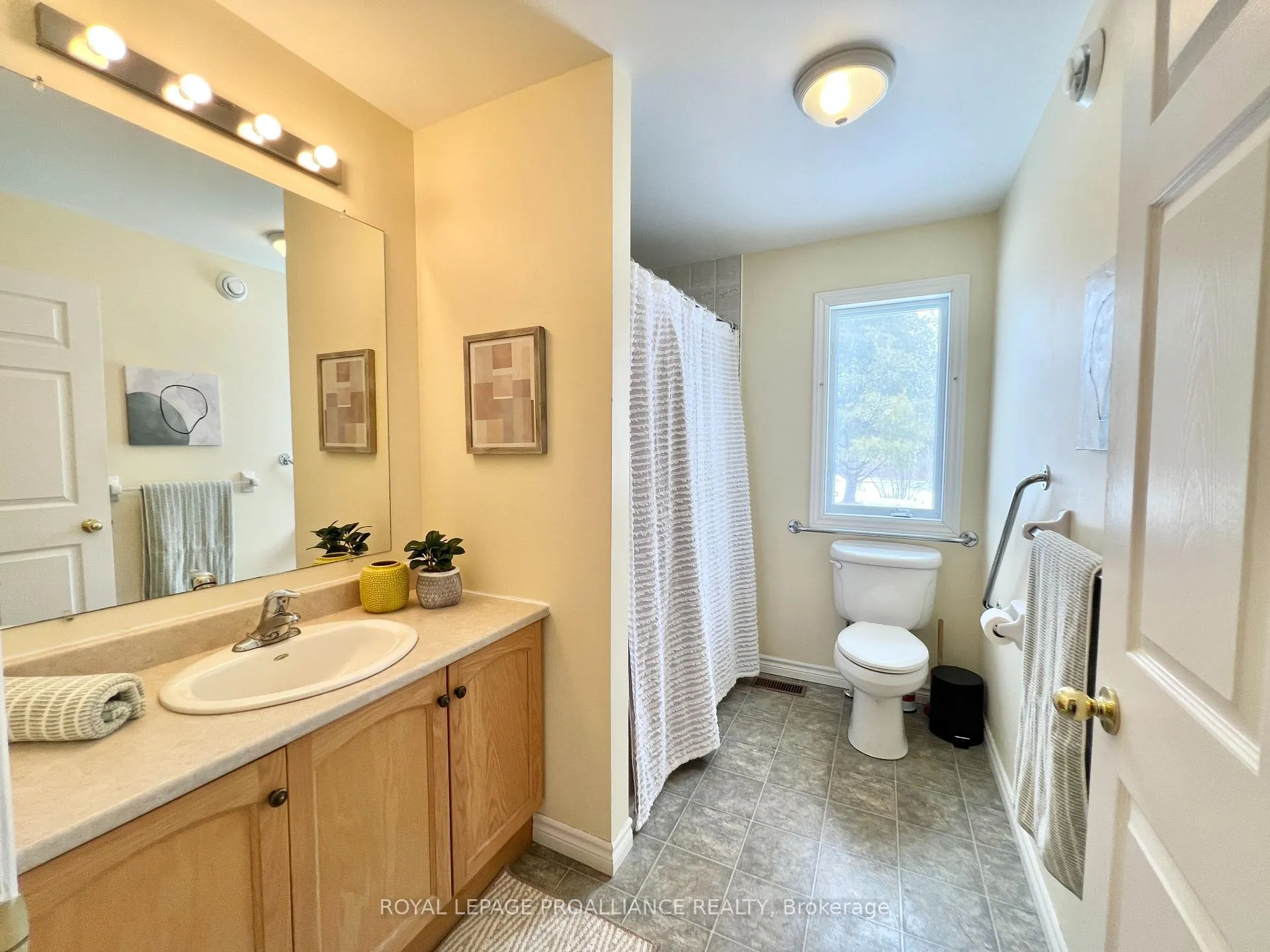 Photo 14 of 1297 Barry Road, Madoc — HOMEH