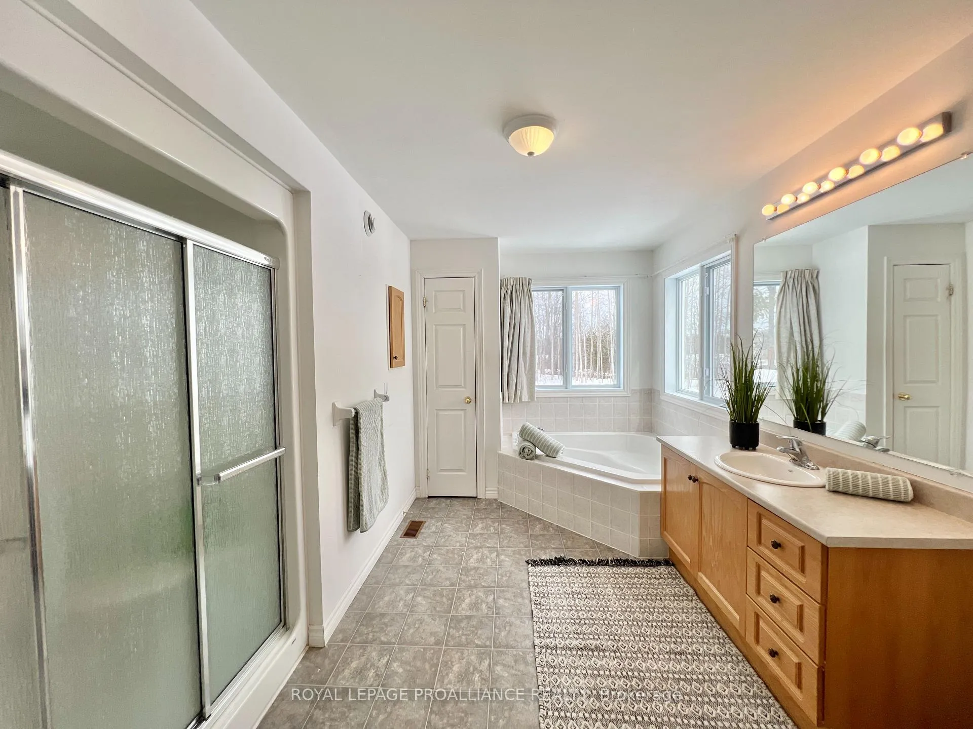 Photo 20 of 1297 Barry Road, Madoc — HOMEH
