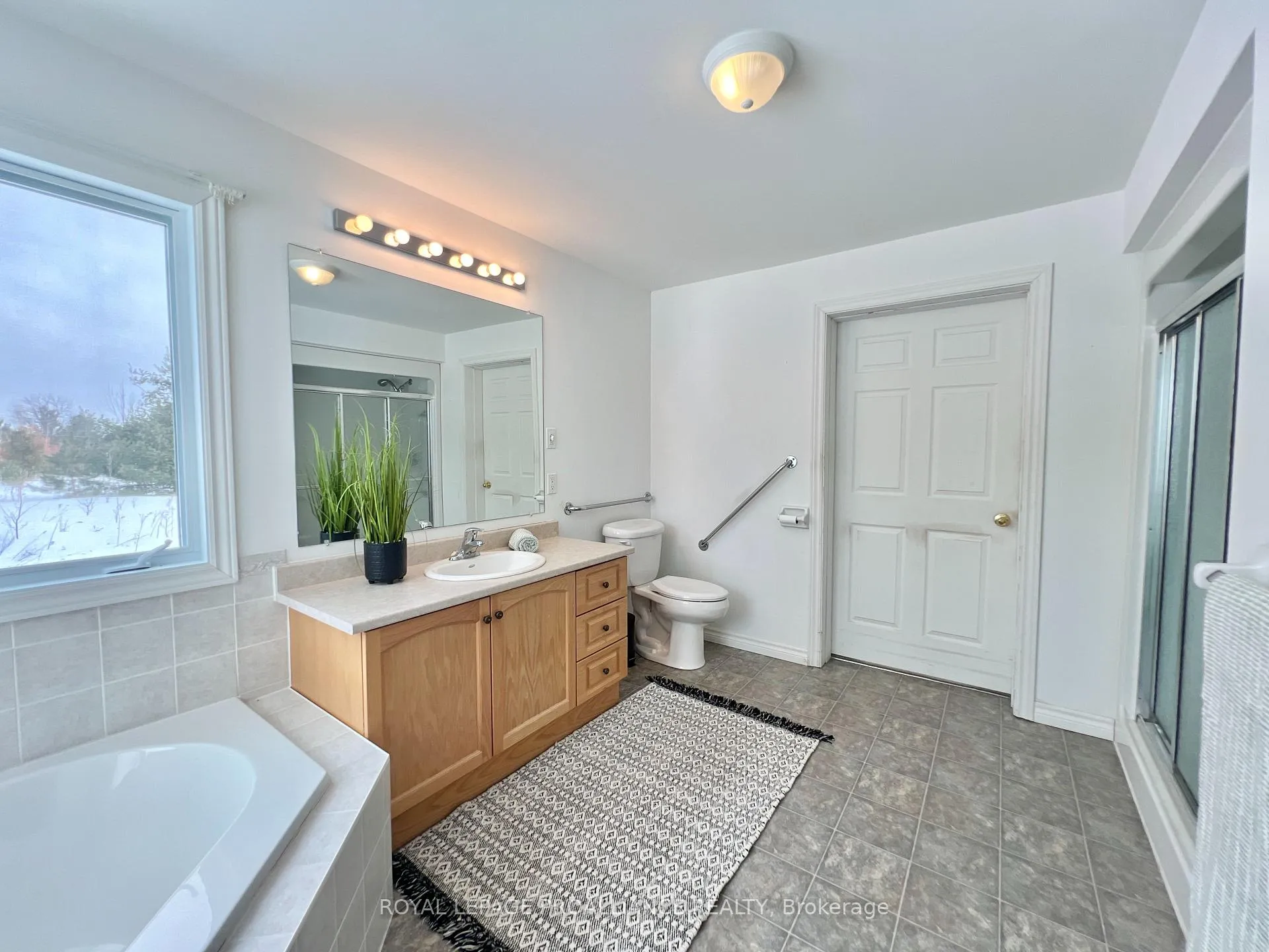 Photo 21 of 1297 Barry Road, Madoc — HOMEH