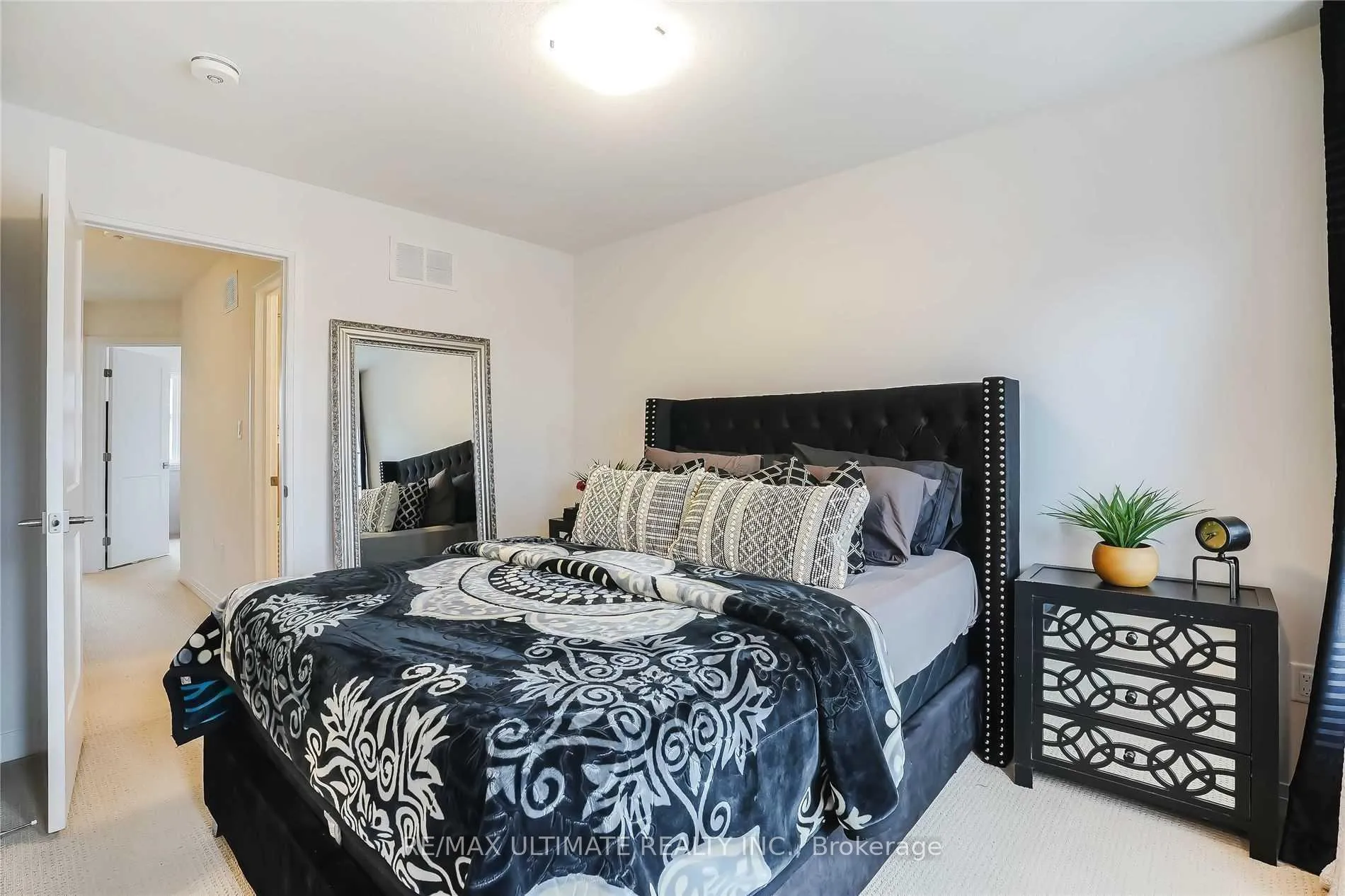 Photo 17 of Unit 290, 30 Times Square Boulevard, Hamilton, Stoney Creek — HOMEH