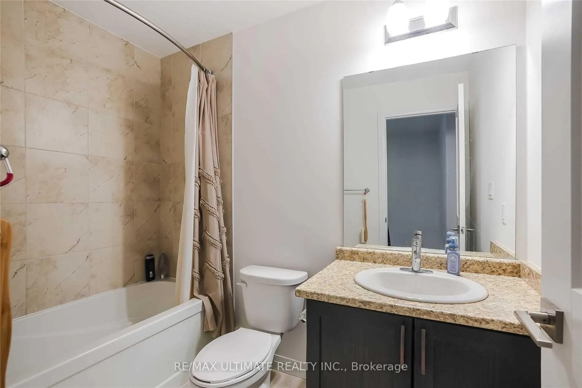 Photo 23 of Unit 290, 30 Times Square Boulevard, Hamilton, Stoney Creek — HOMEH