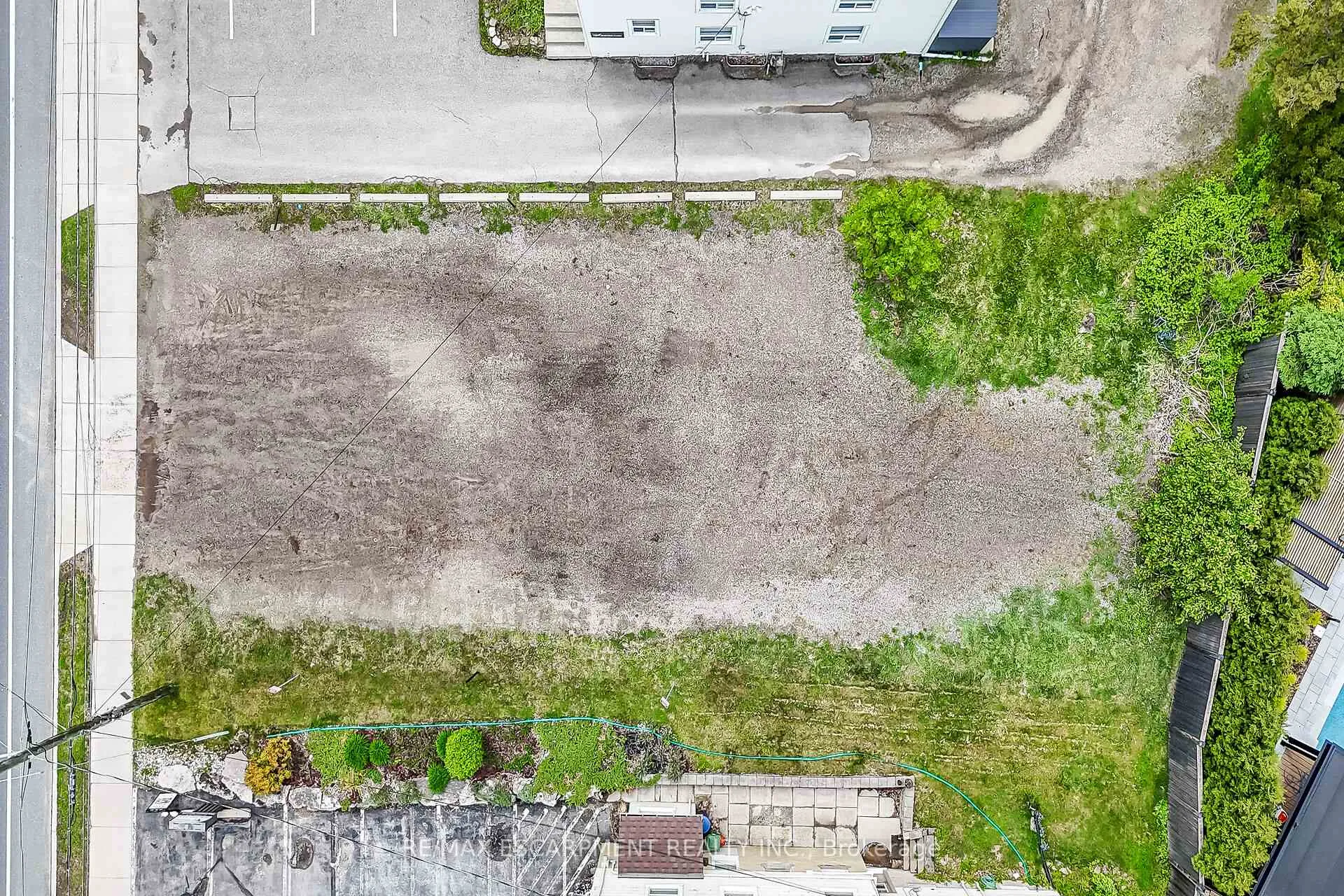 Photo 2 of 51 Wilson Street E, Hamilton, Ancaster — HOMEH