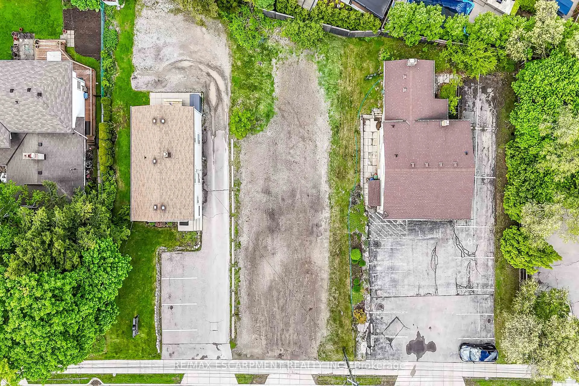 Photo 4 of 51 Wilson Street E, Hamilton, Ancaster — HOMEH