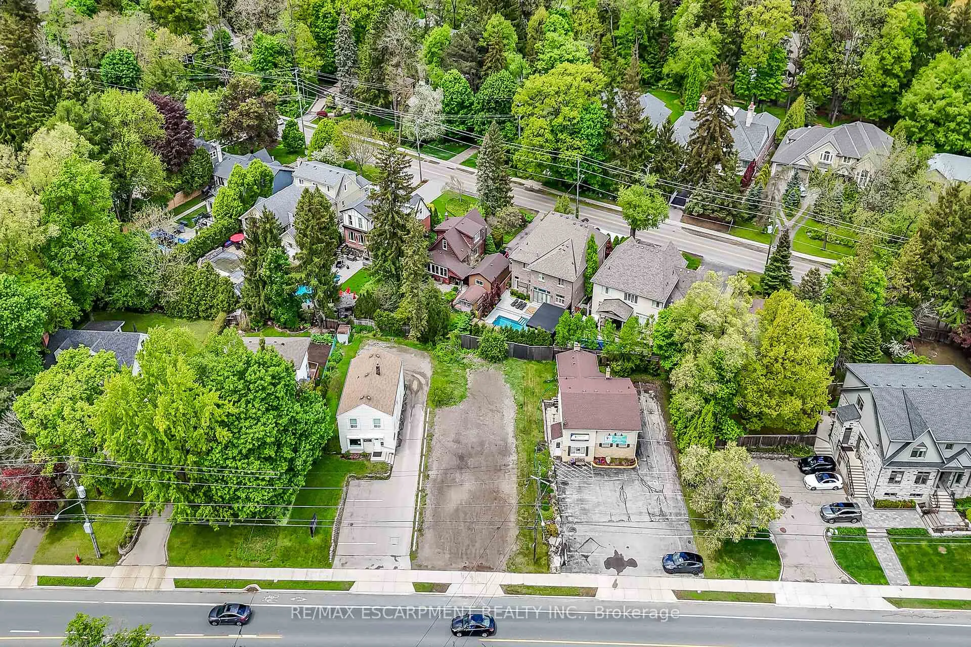 Photo 5 of 51 Wilson Street E, Hamilton, Ancaster — HOMEH