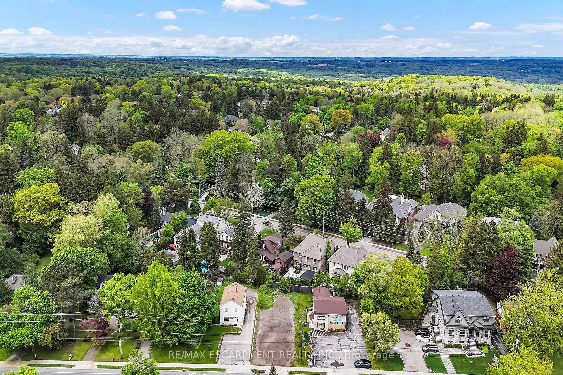 Photo 6 of 51 Wilson Street E, Hamilton, Ancaster — HOMEH