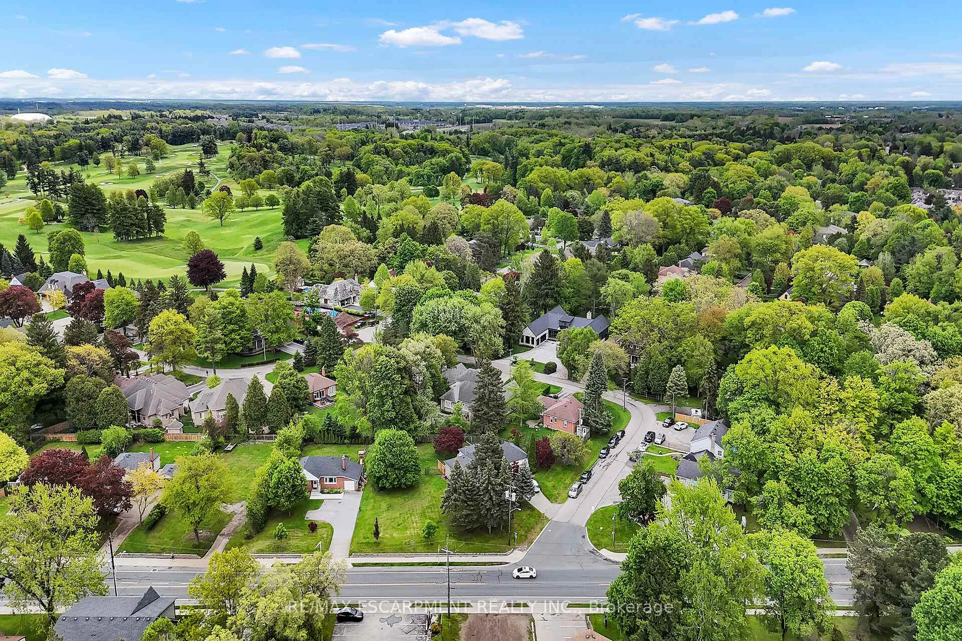 Photo 10 of 51 Wilson Street E, Hamilton, Ancaster — HOMEH