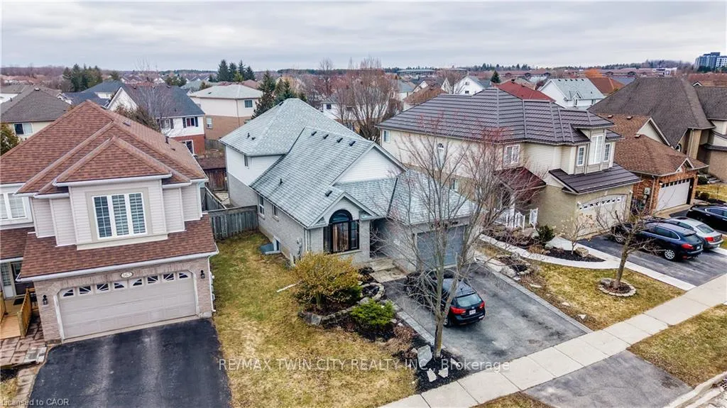 Photo 2 of 161 Farley Drive, Guelph, Pineridge/Westminster Woods — HOMEH