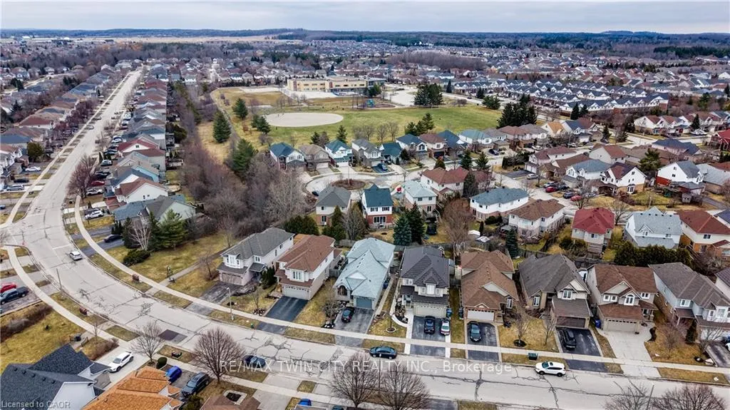 Photo 6 of 161 Farley Drive, Guelph, Pineridge/Westminster Woods — HOMEH