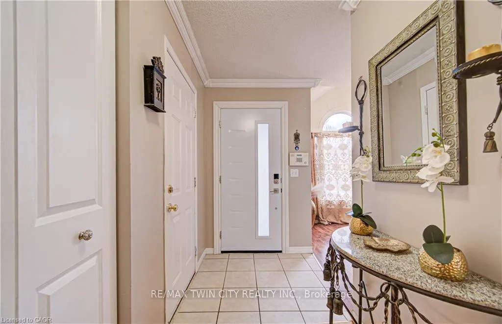 Photo 8 of 161 Farley Drive, Guelph, Pineridge/Westminster Woods — HOMEH
