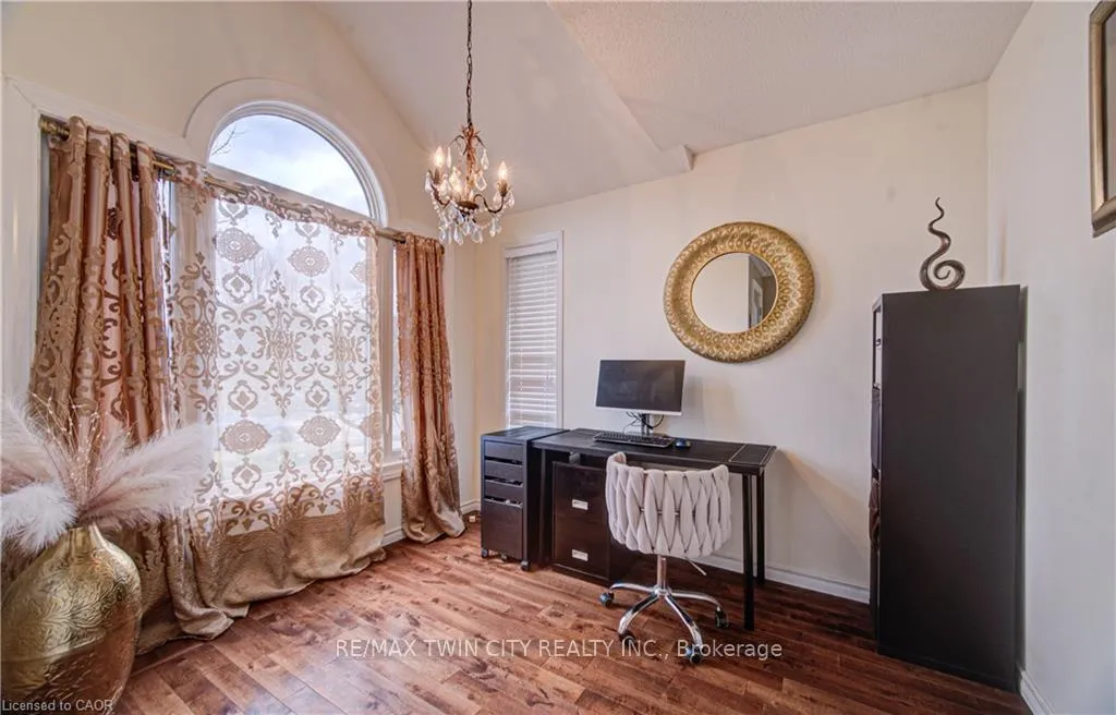 Photo 9 of 161 Farley Drive, Guelph, Pineridge/Westminster Woods — HOMEH