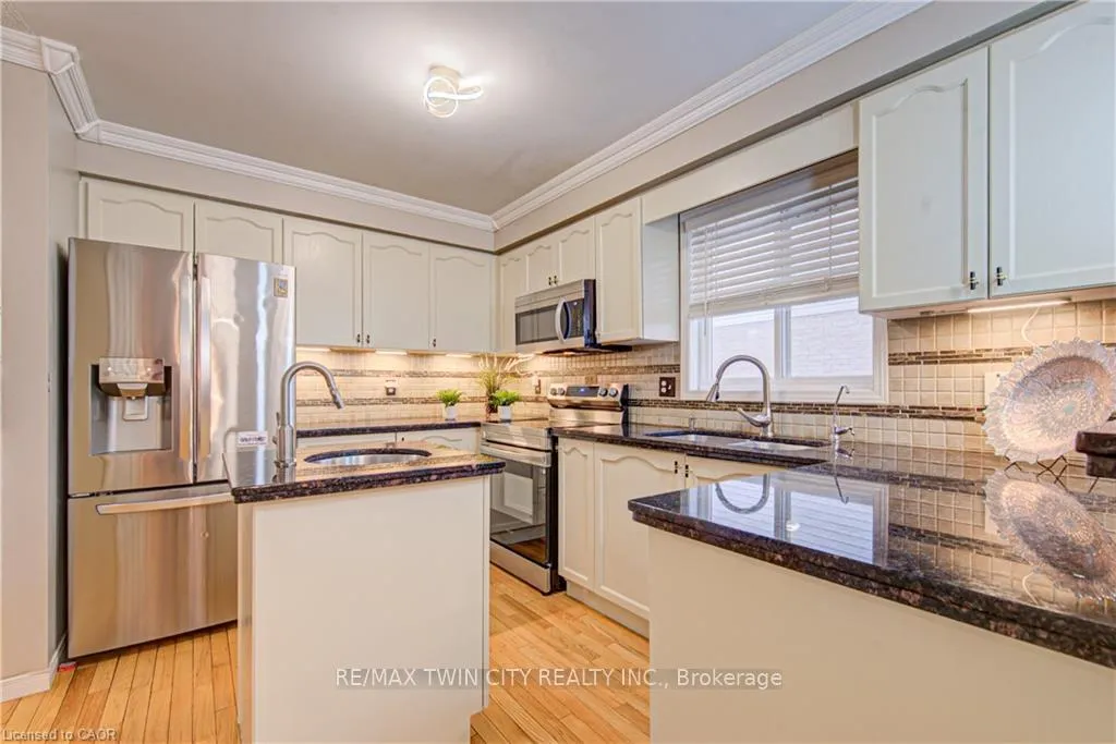Photo 10 of 161 Farley Drive, Guelph, Pineridge/Westminster Woods — HOMEH