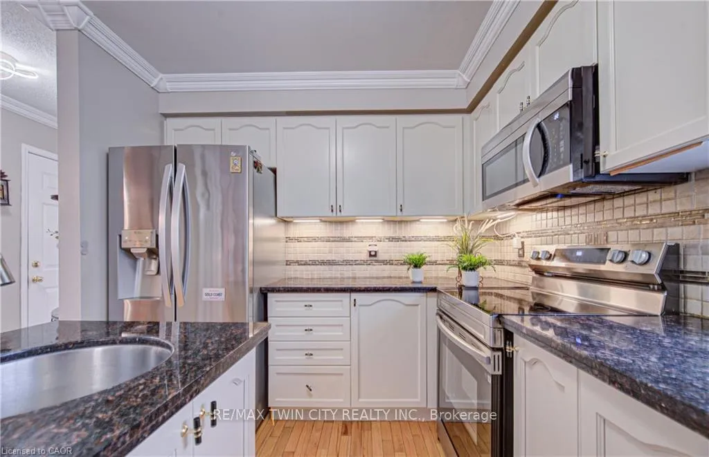 Photo 11 of 161 Farley Drive, Guelph, Pineridge/Westminster Woods — HOMEH