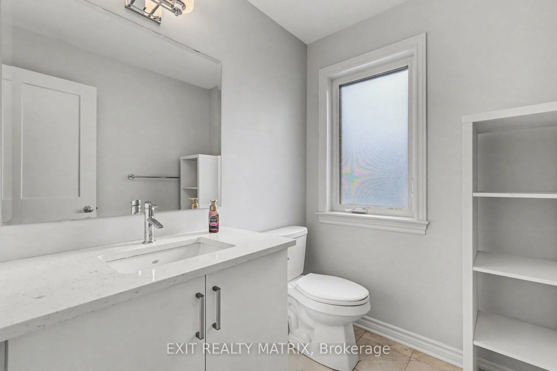 Photo 8 of 800 Cap Diamant Way, Ottawa, Camelot — HOMEH