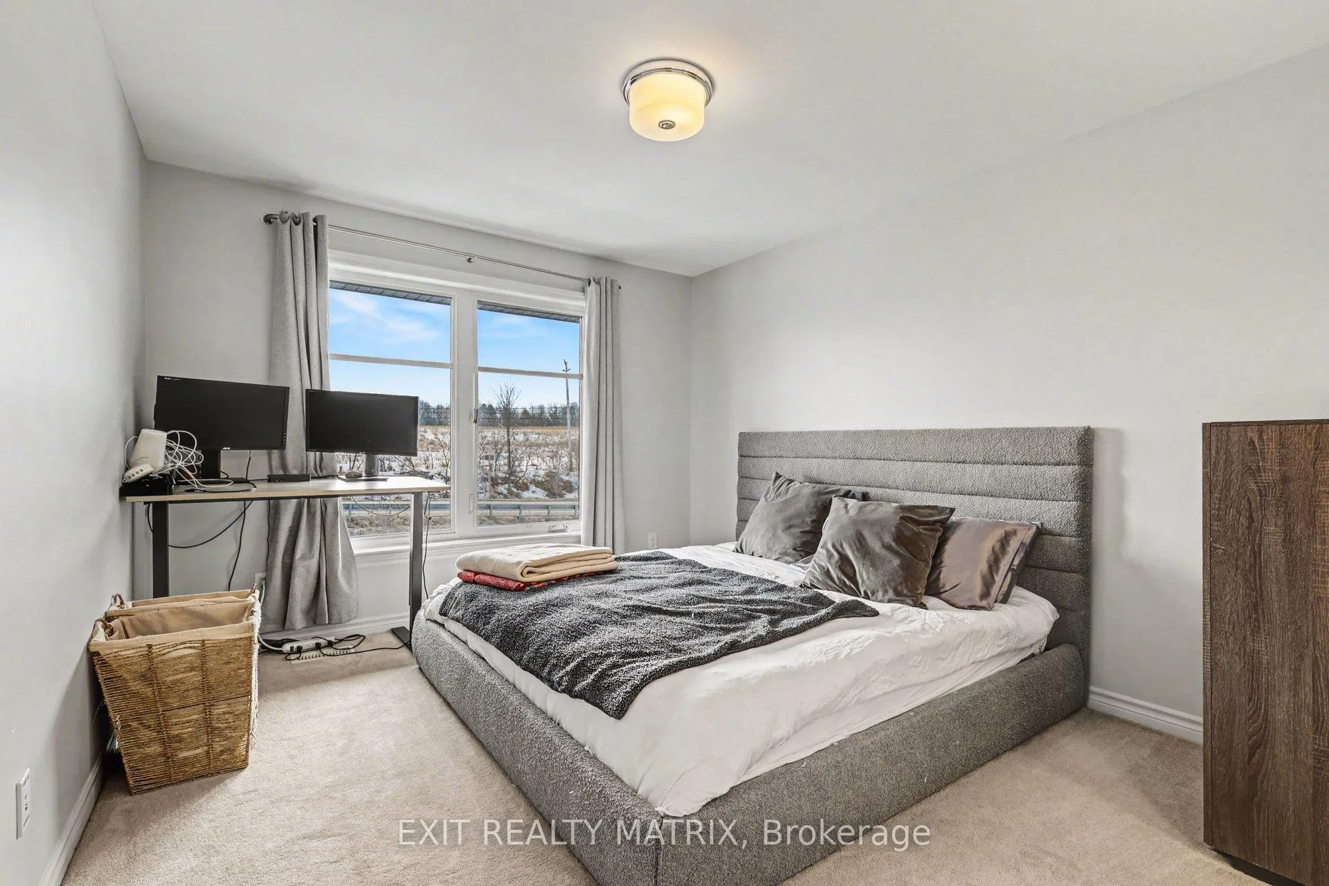 Photo 10 of 800 Cap Diamant Way, Ottawa, Camelot — HOMEH