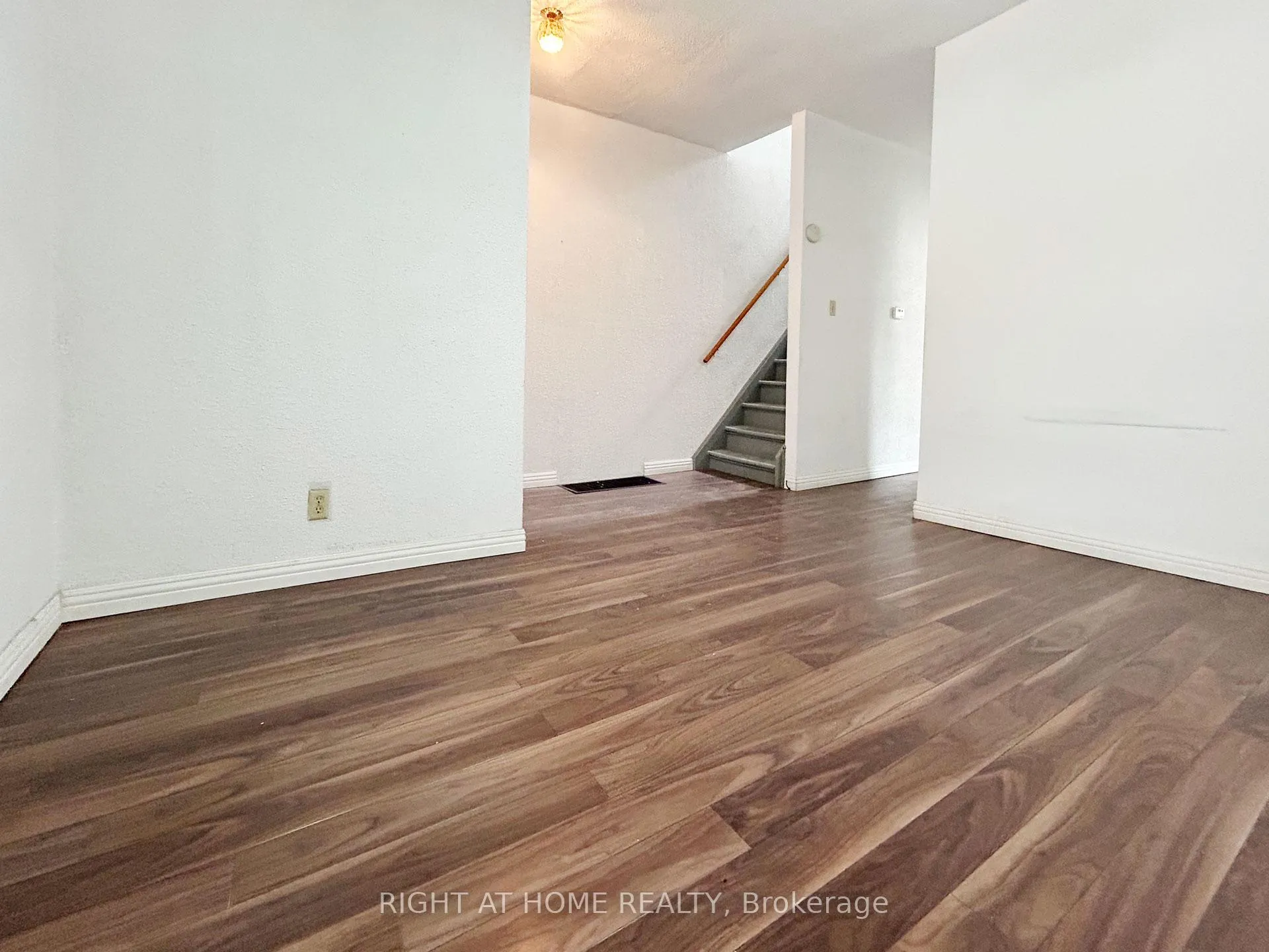 Photo 3 of 1313 Gerrard Street, Toronto, Greenwood-Coxwell — HOMEH