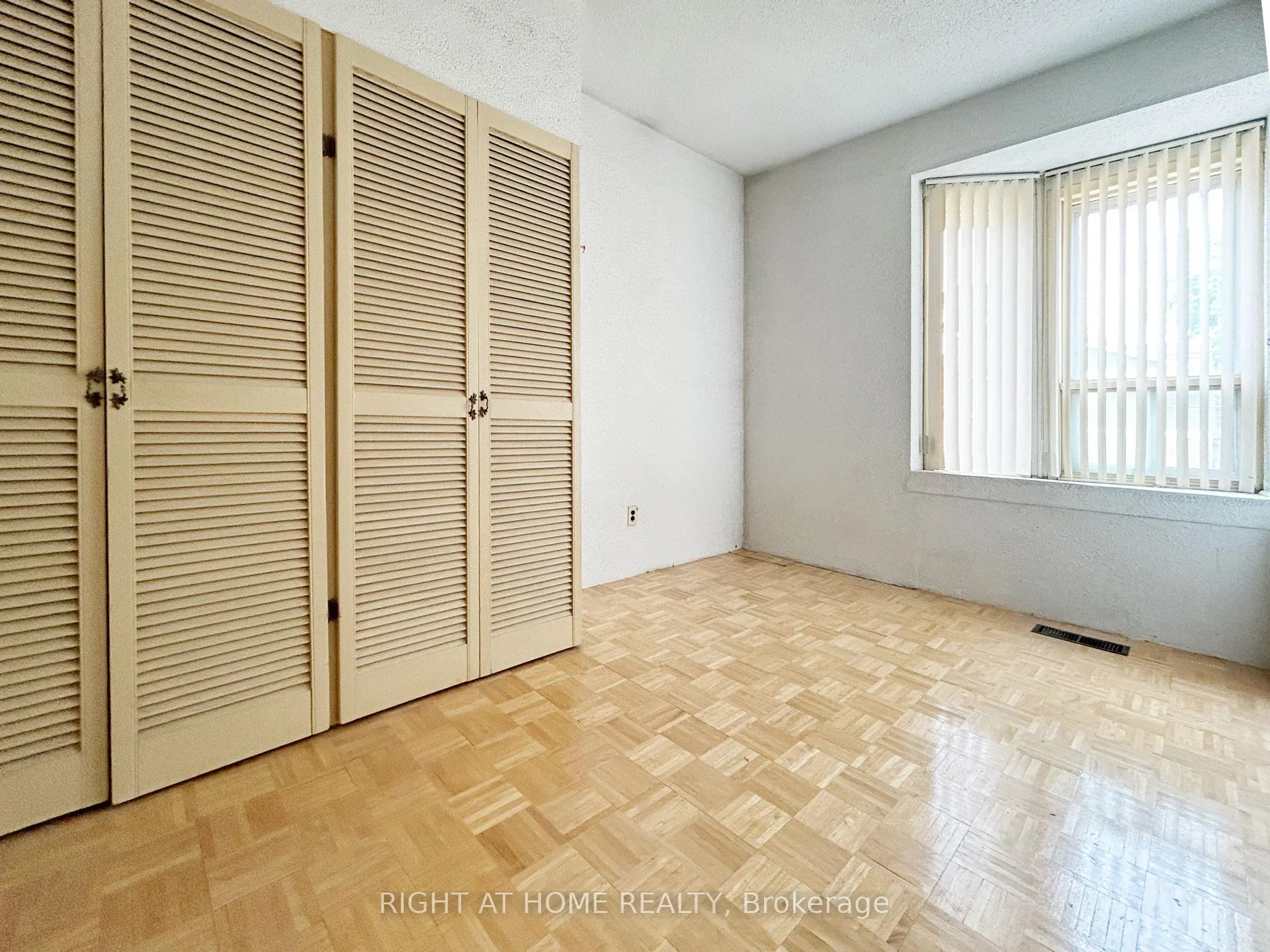 Photo 7 of 1313 Gerrard Street, Toronto, Greenwood-Coxwell — HOMEH