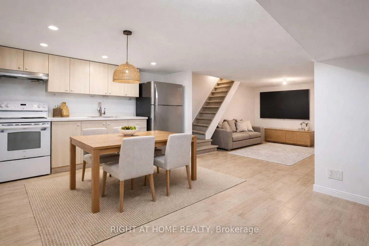 Photo 14 of 1313 Gerrard Street, Toronto, Greenwood-Coxwell — HOMEH