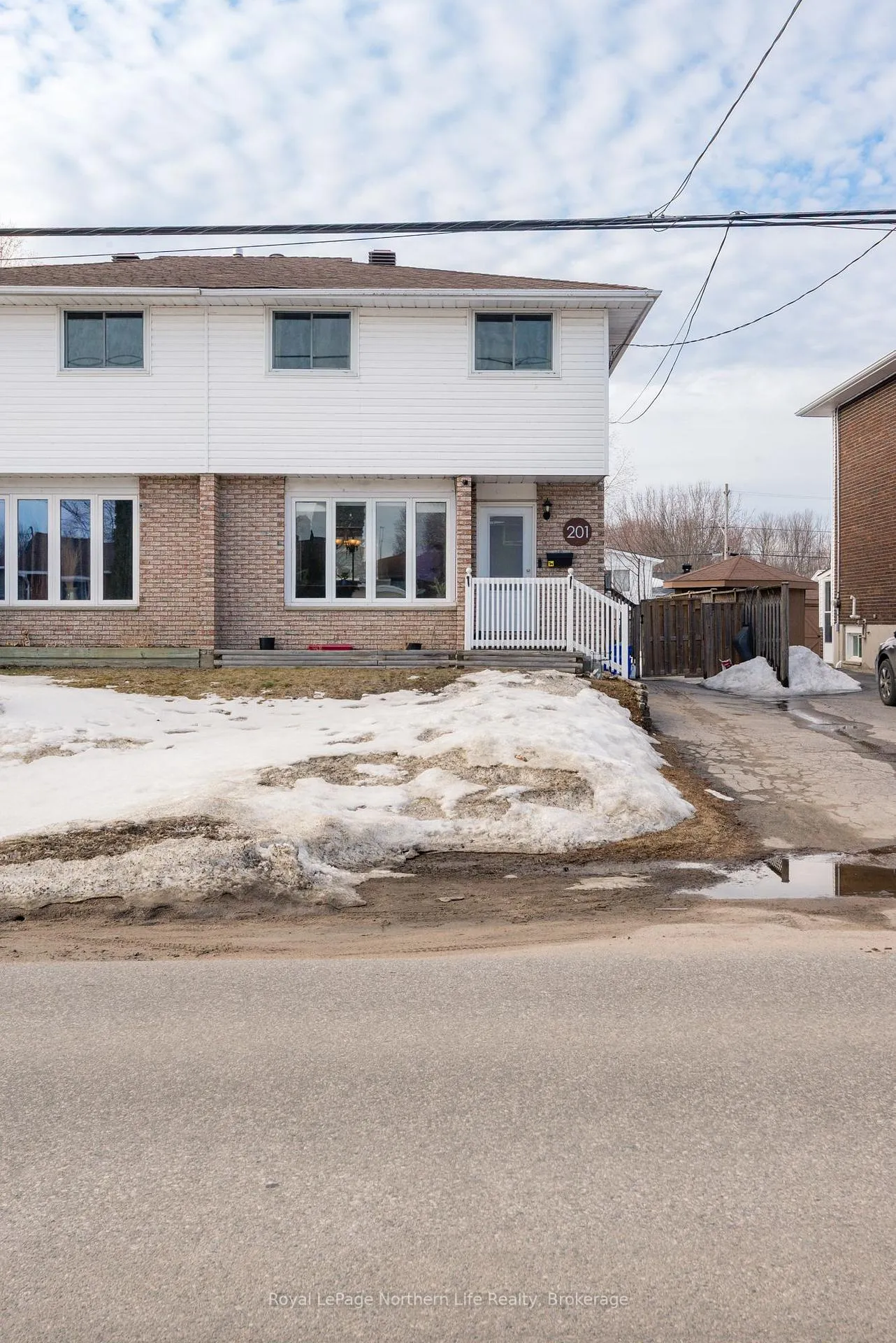 Photo 4 of 201 Marshall Park Drive, North Bay, Ferris — HOMEH