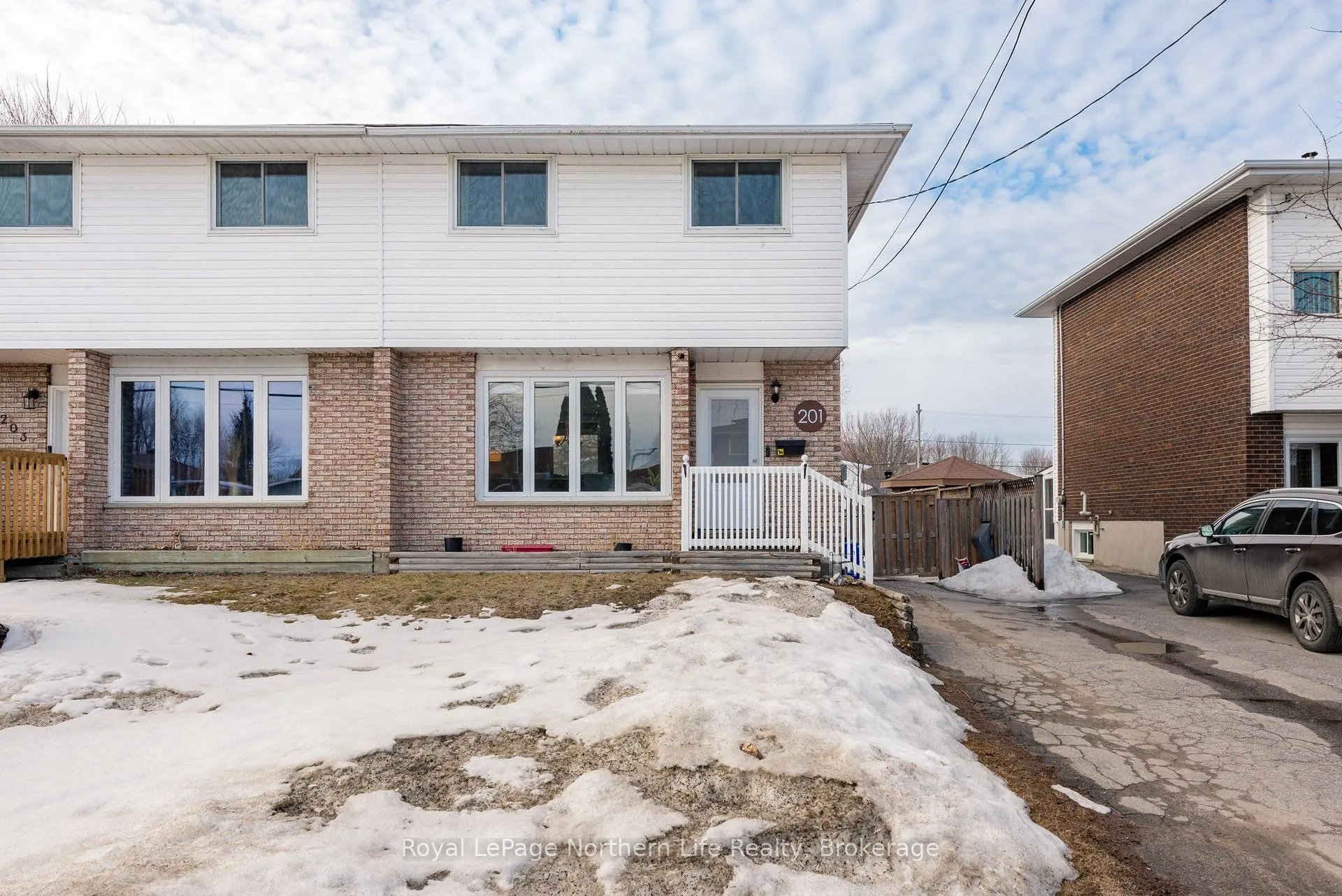 Photo 5 of 201 Marshall Park Drive, North Bay, Ferris — HOMEH