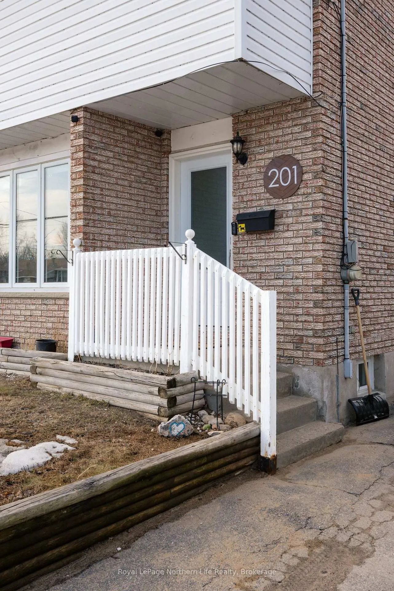 Photo 6 of 201 Marshall Park Drive, North Bay, Ferris — HOMEH