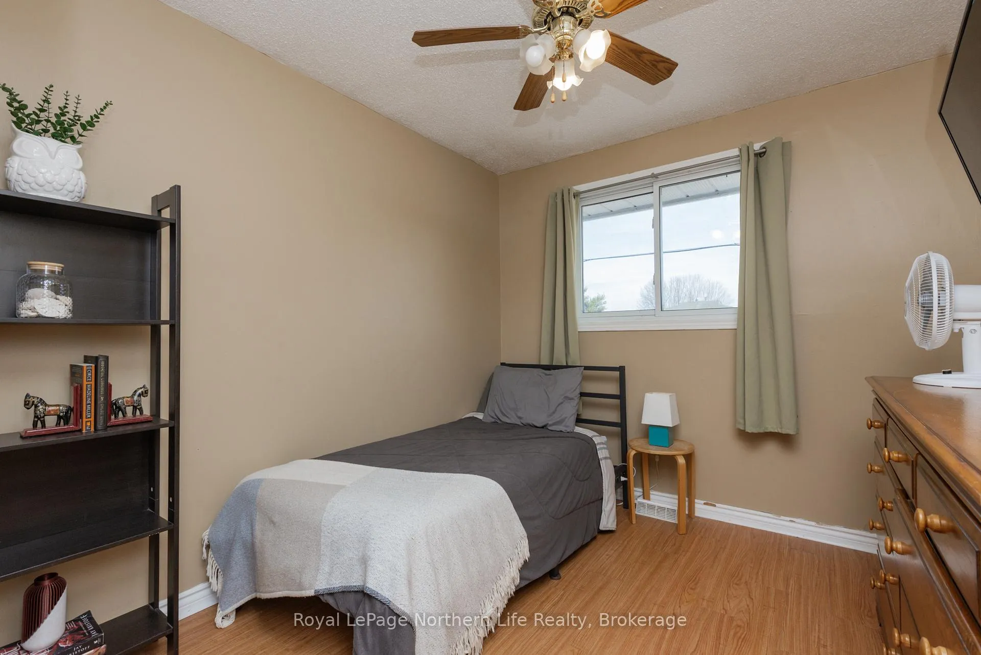Photo 40 of 201 Marshall Park Drive, North Bay, Ferris — HOMEH