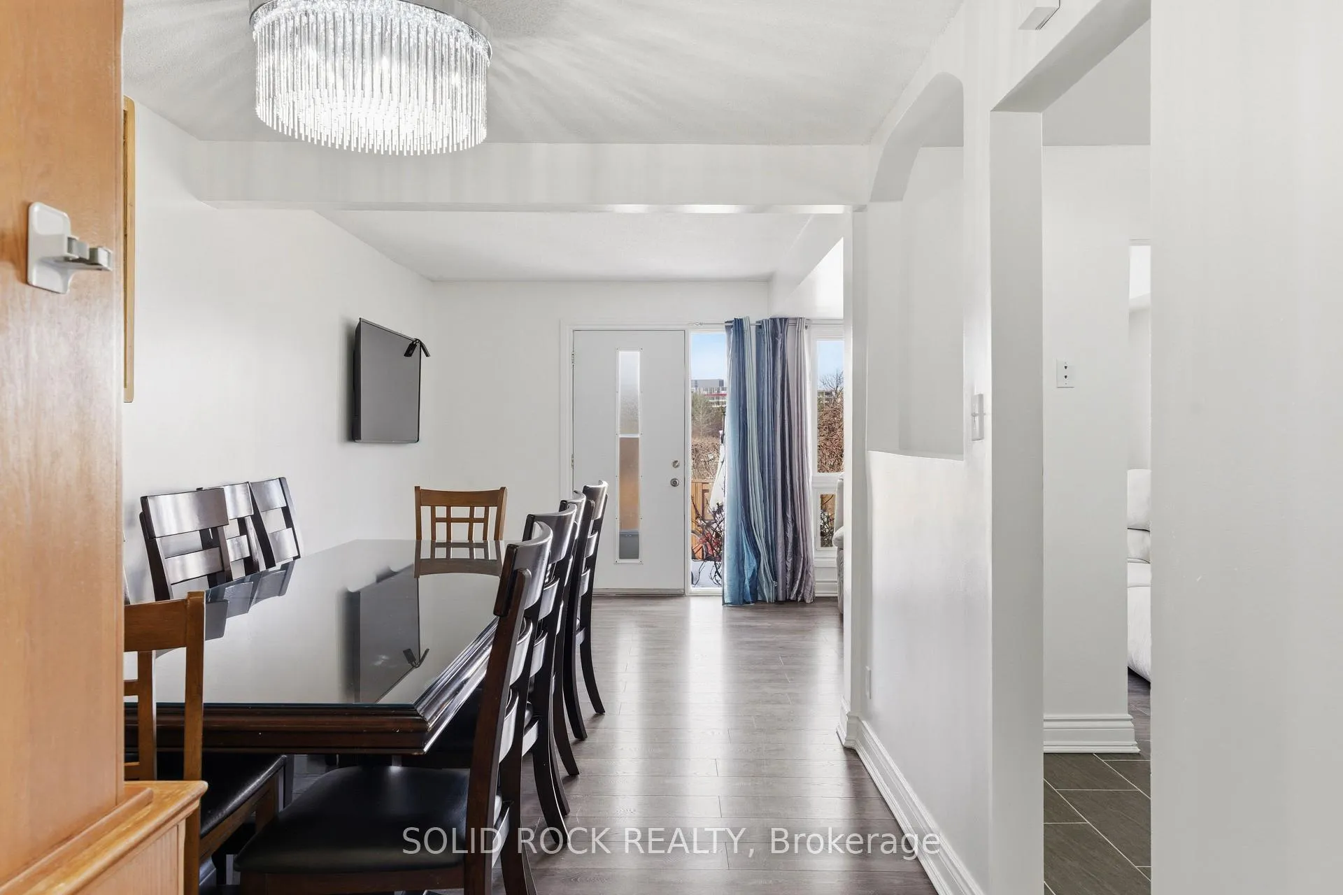 Photo 5 of Unit 23, 51 Angela Private, Ottawa, Heron Gate/Industrial Park — HOMEH