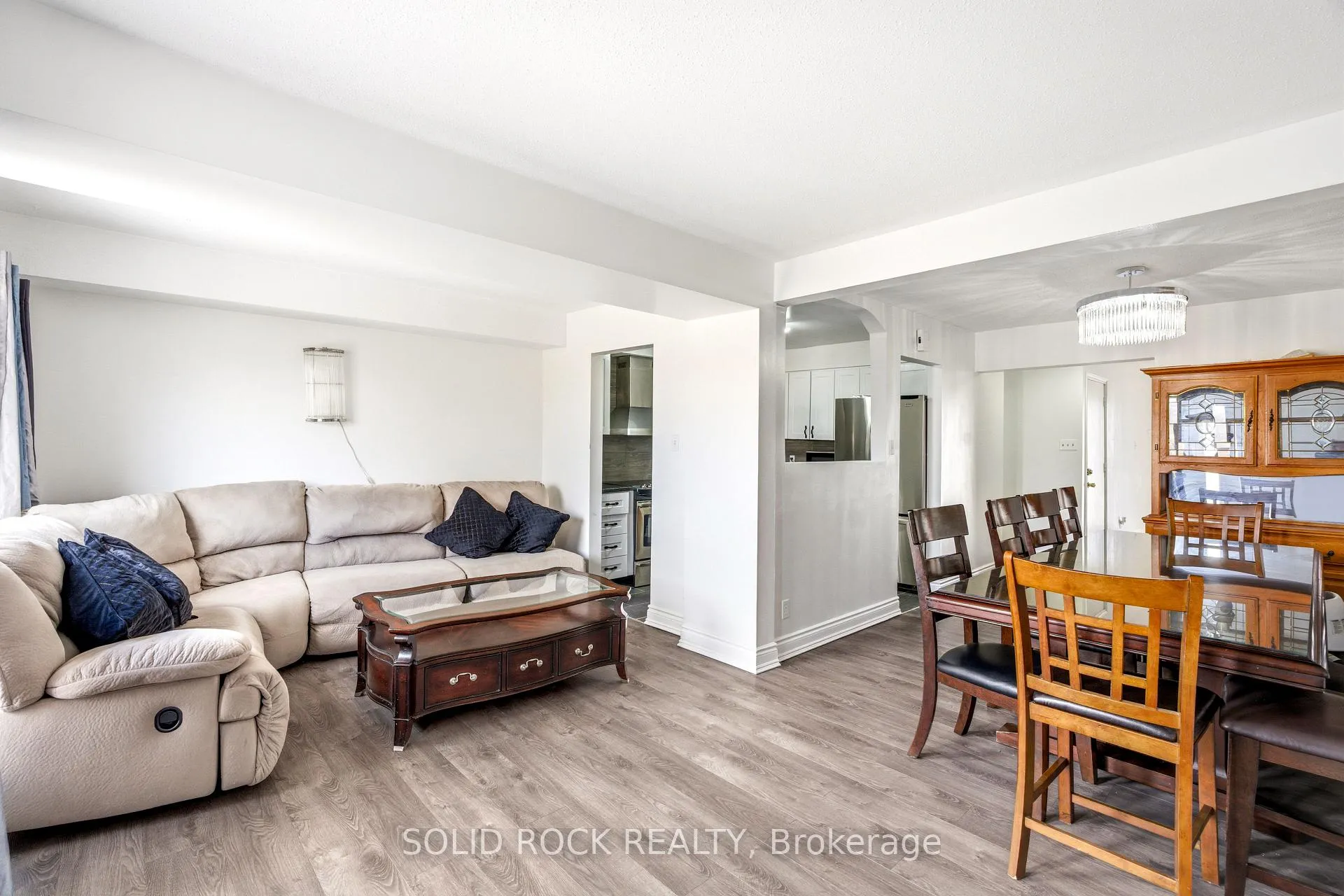 Photo 8 of Unit 23, 51 Angela Private, Ottawa, Heron Gate/Industrial Park — HOMEH