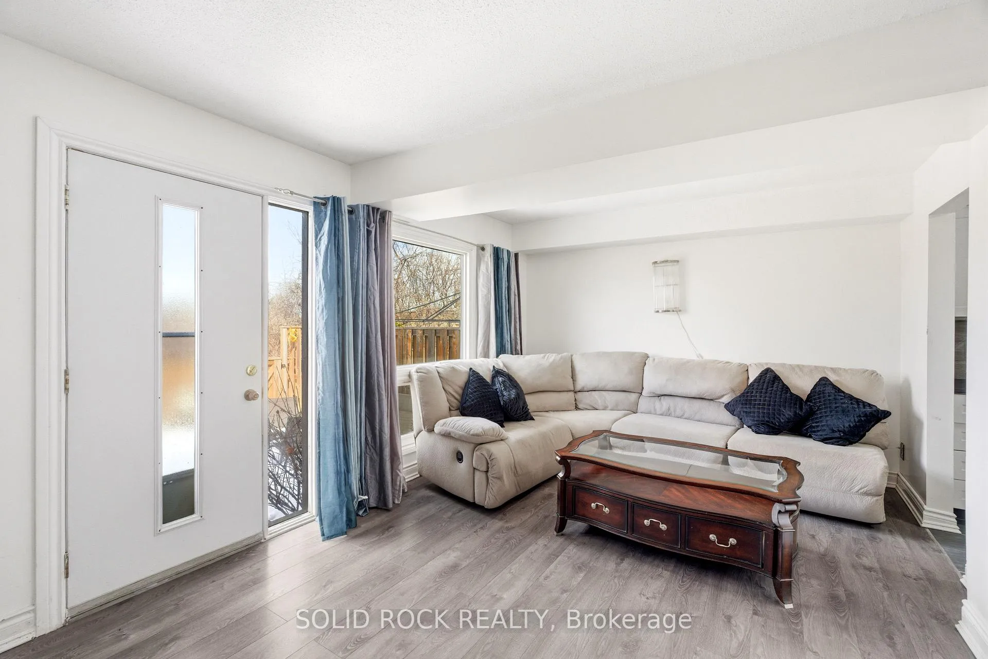 Photo 10 of Unit 23, 51 Angela Private, Ottawa, Heron Gate/Industrial Park — HOMEH