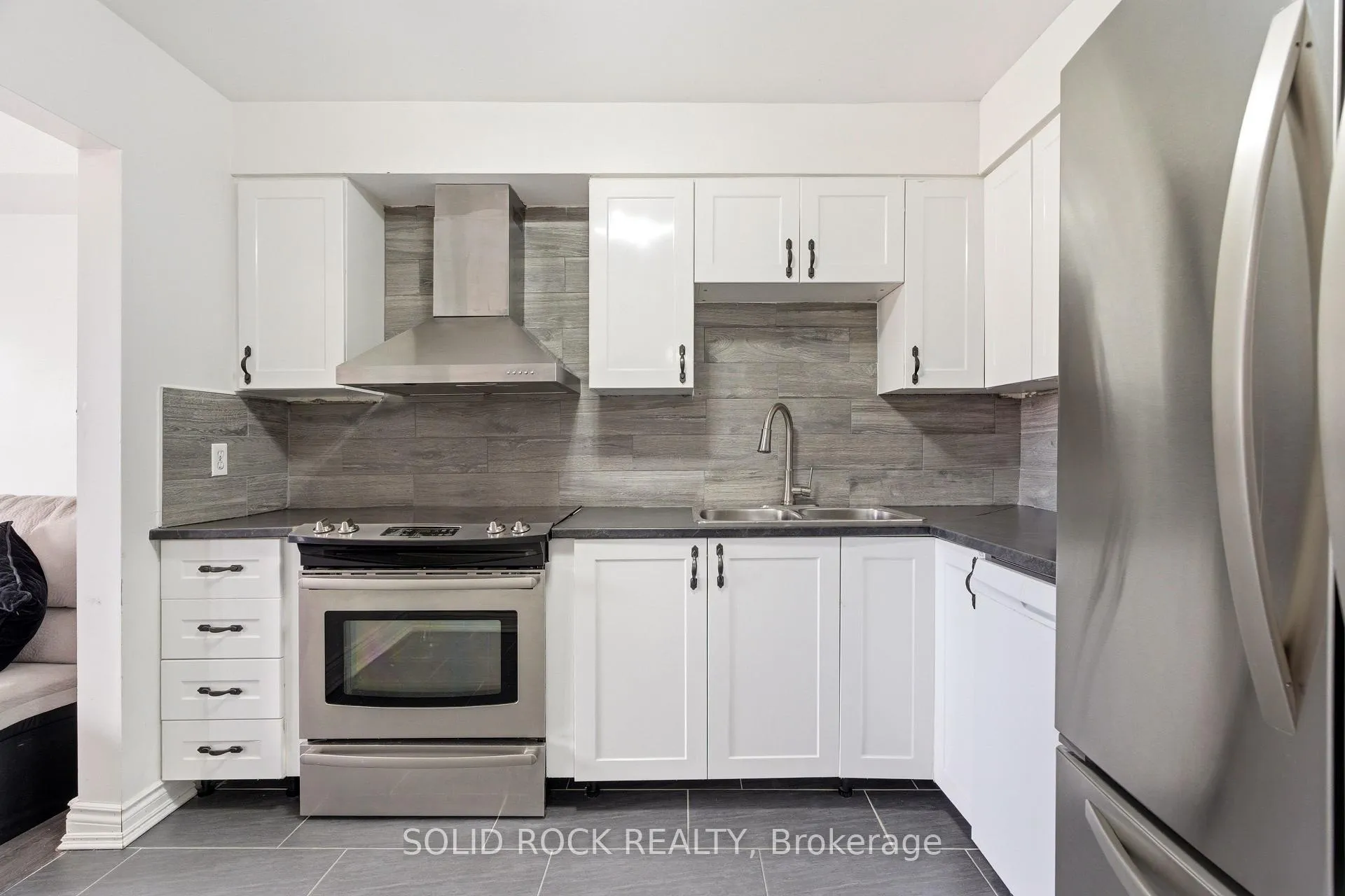 Photo 11 of Unit 23, 51 Angela Private, Ottawa, Heron Gate/Industrial Park — HOMEH
