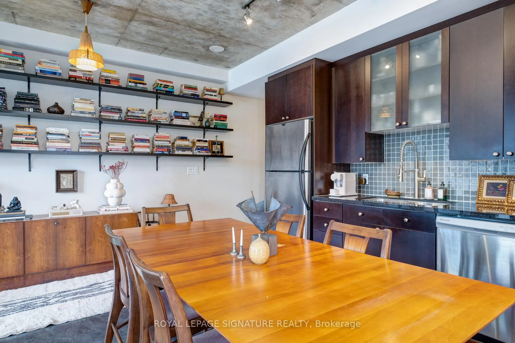 Photo 4 of Unit 510, 1 Shaw Street, Toronto, Niagara — HOMEH