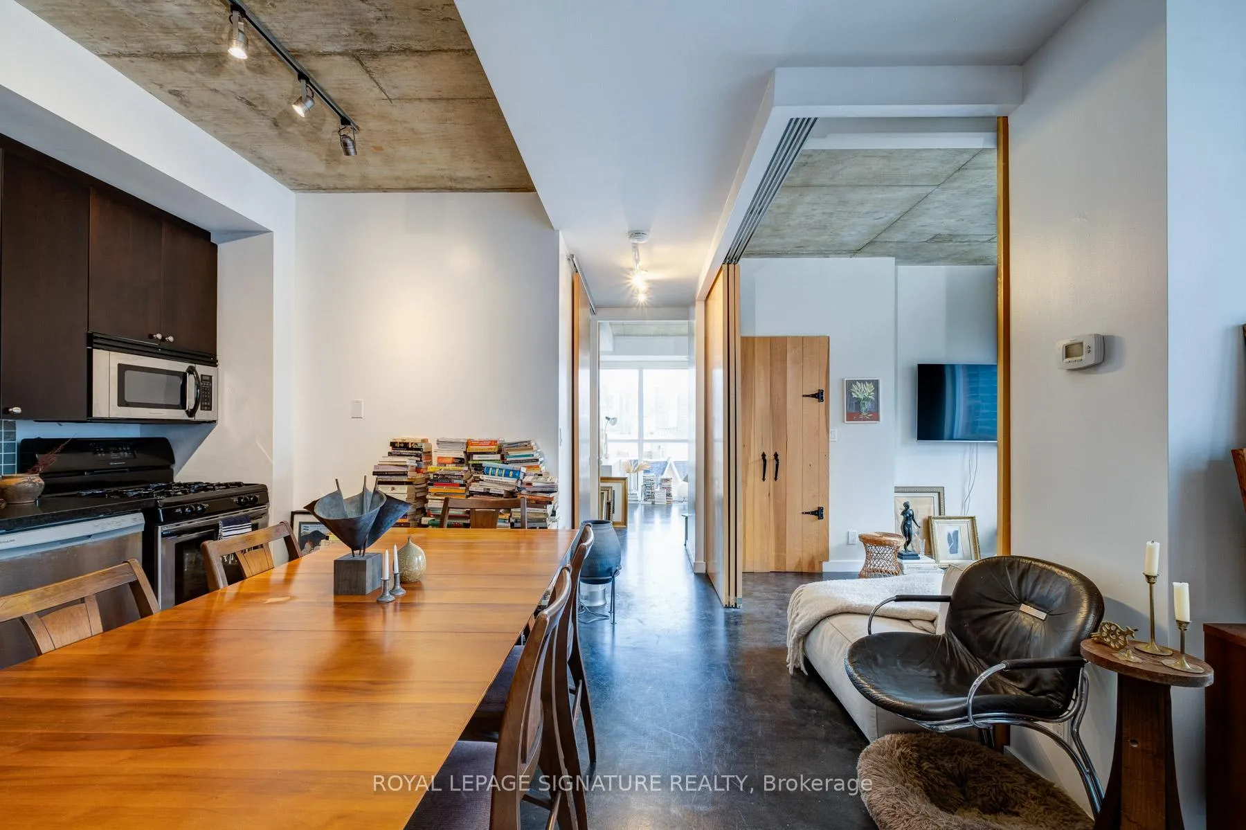Photo 11 of Unit 510, 1 Shaw Street, Toronto, Niagara — HOMEH