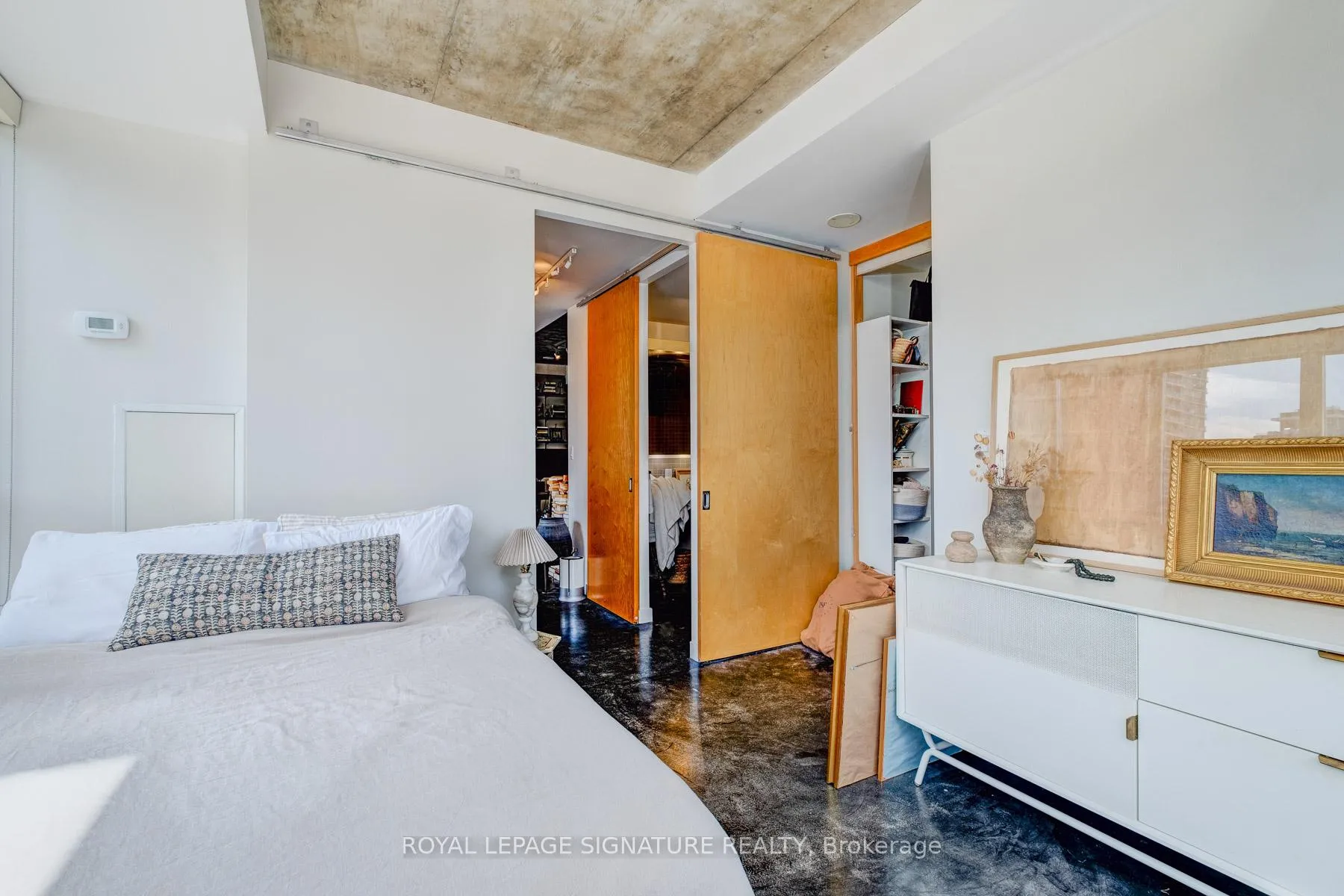 Photo 17 of Unit 510, 1 Shaw Street, Toronto, Niagara — HOMEH