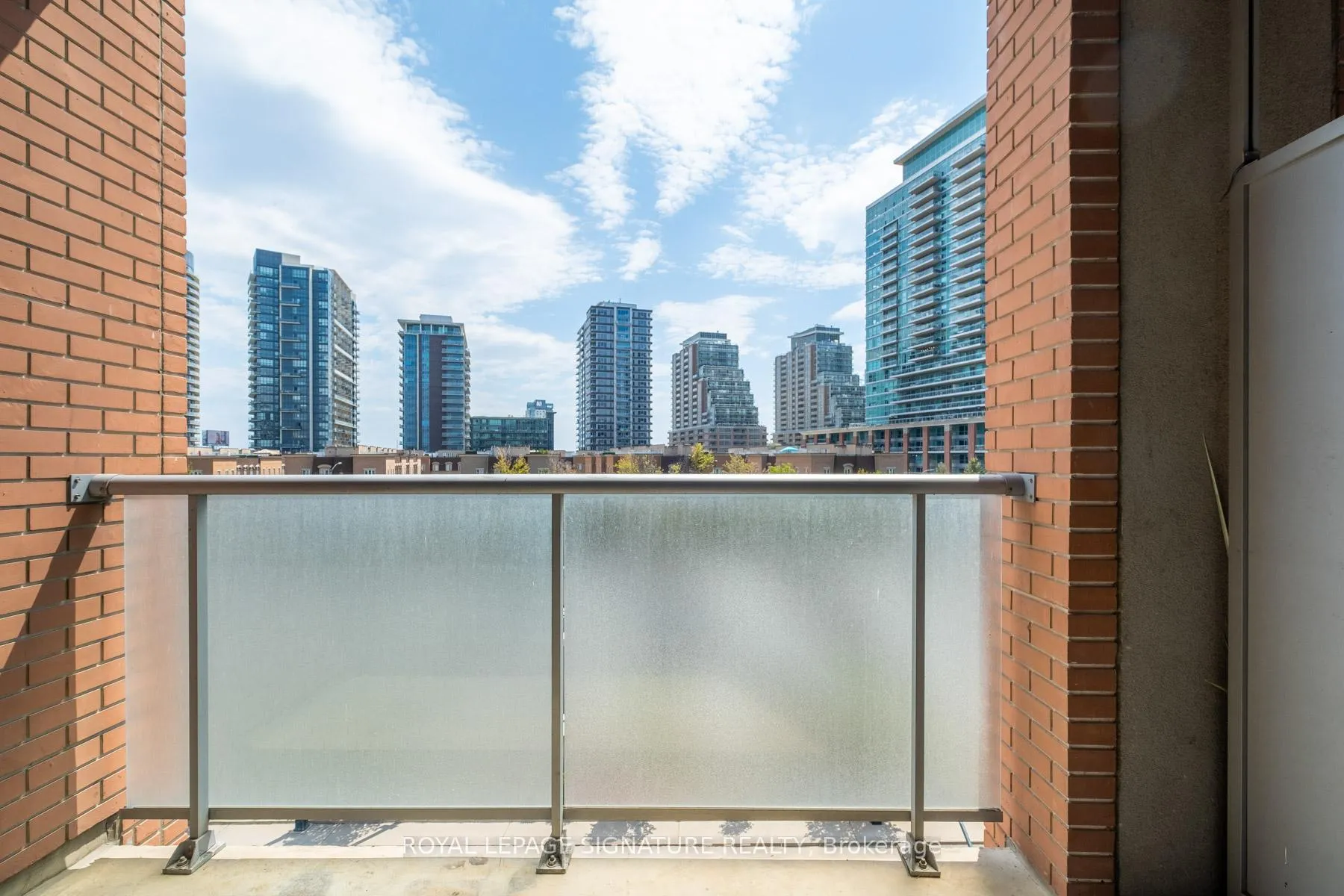 Photo 20 of Unit 510, 1 Shaw Street, Toronto, Niagara — HOMEH