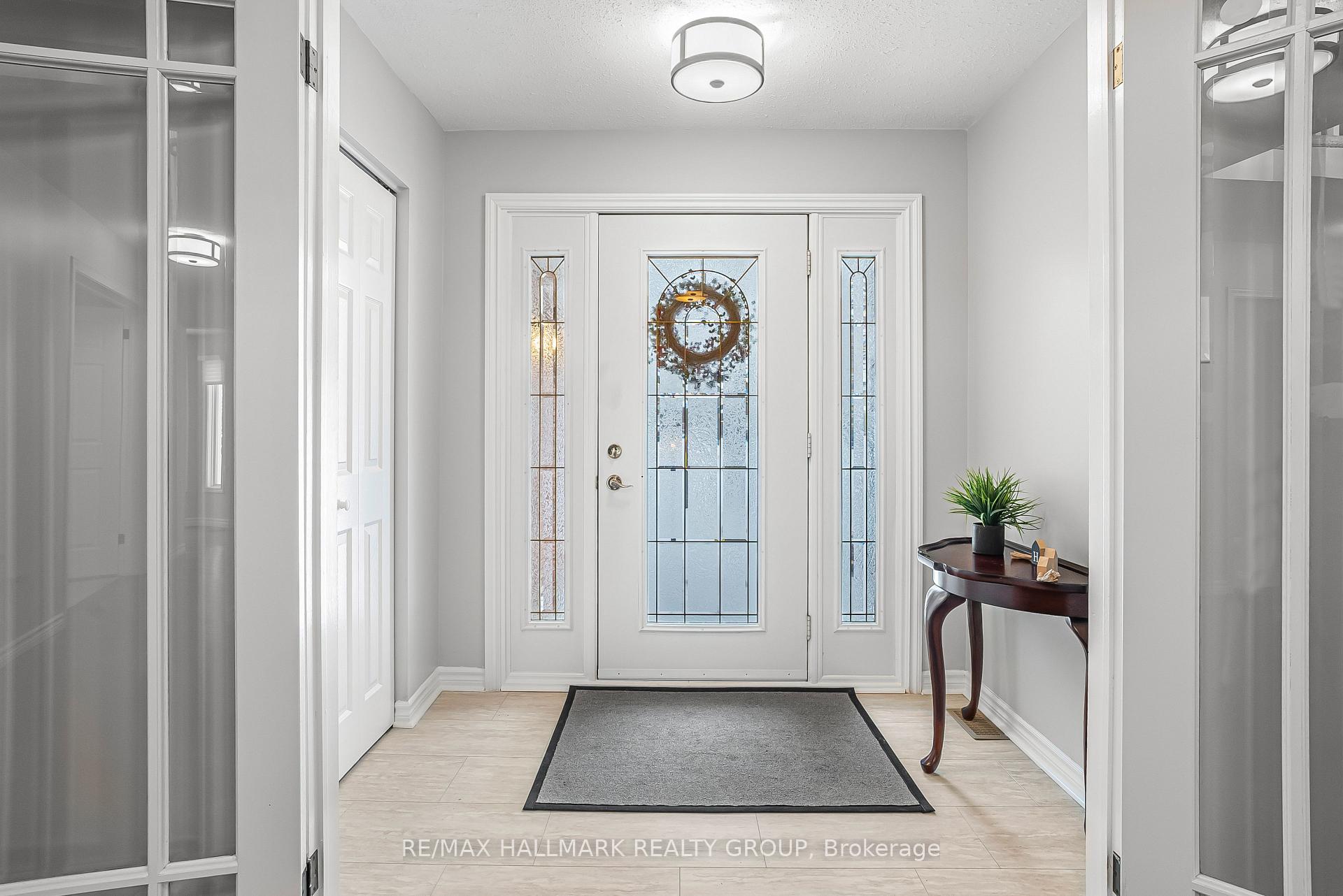 Photo 3 of 29 Keys Way, Ottawa, Hunt Club Park — HOMEH