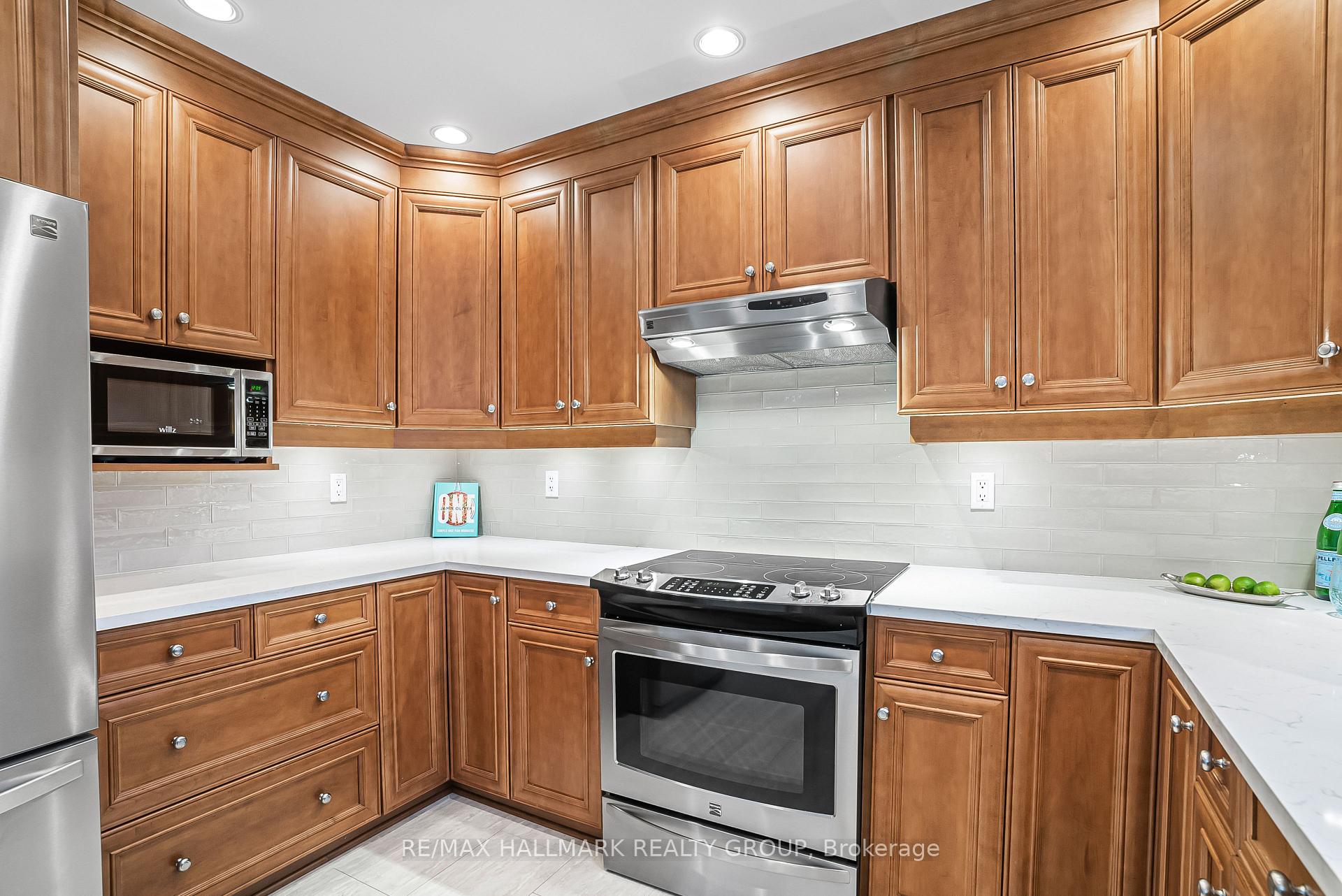 Photo 8 of 29 Keys Way, Ottawa, Hunt Club Park — HOMEH