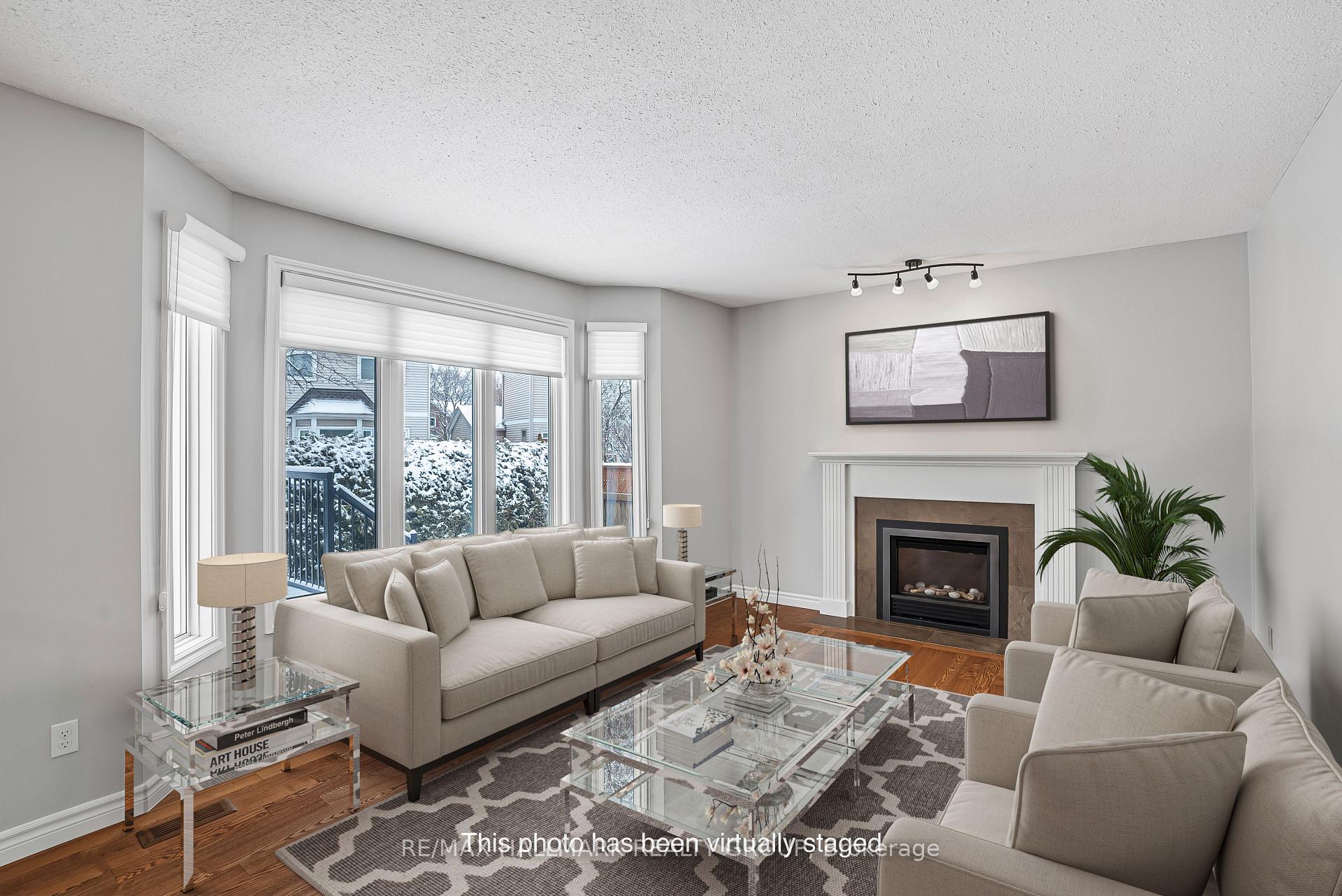 Photo 11 of 29 Keys Way, Ottawa, Hunt Club Park — HOMEH
