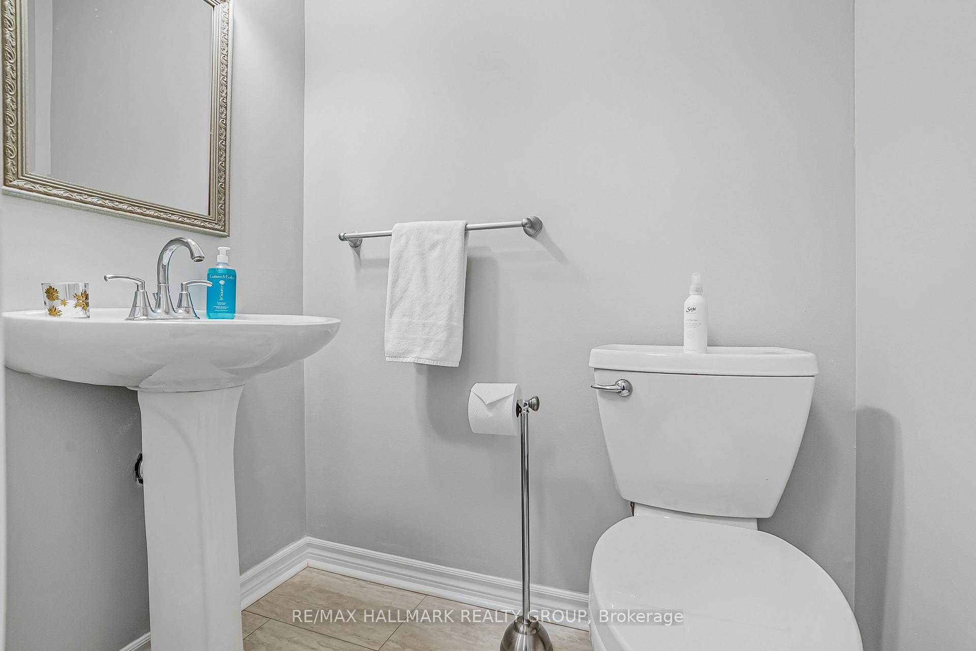 Photo 16 of 29 Keys Way, Ottawa, Hunt Club Park — HOMEH