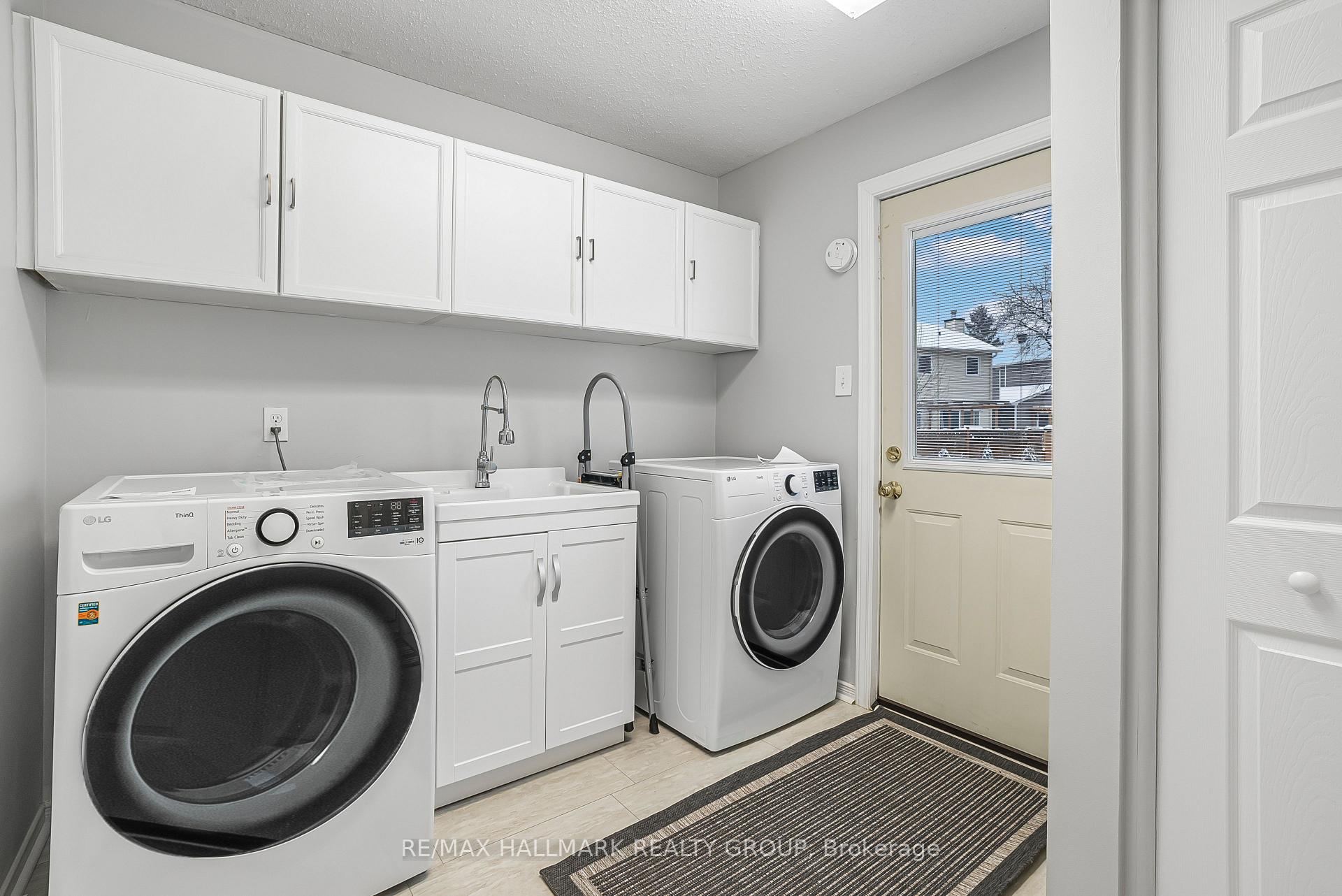 Photo 17 of 29 Keys Way, Ottawa, Hunt Club Park — HOMEH