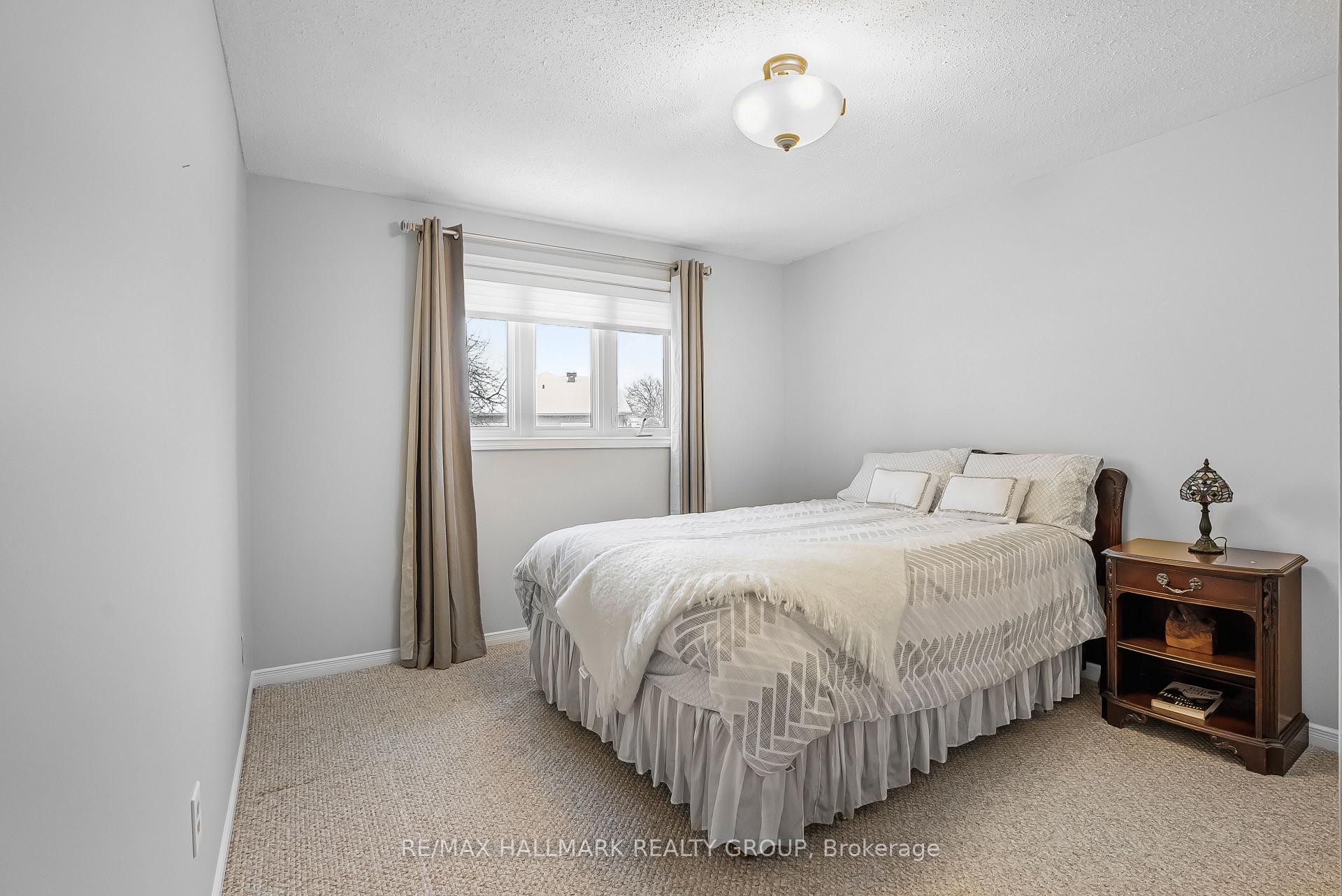 Photo 27 of 29 Keys Way, Ottawa, Hunt Club Park — HOMEH