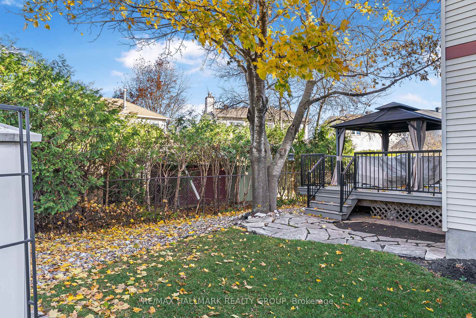 Photo 33 of 29 Keys Way, Ottawa, Hunt Club Park — HOMEH