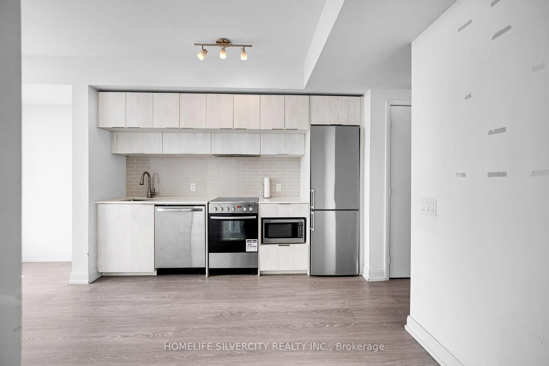 Photo 13 of Unit Ph8, 181 Dundas Street E, Toronto, Moss Park — HOMEH